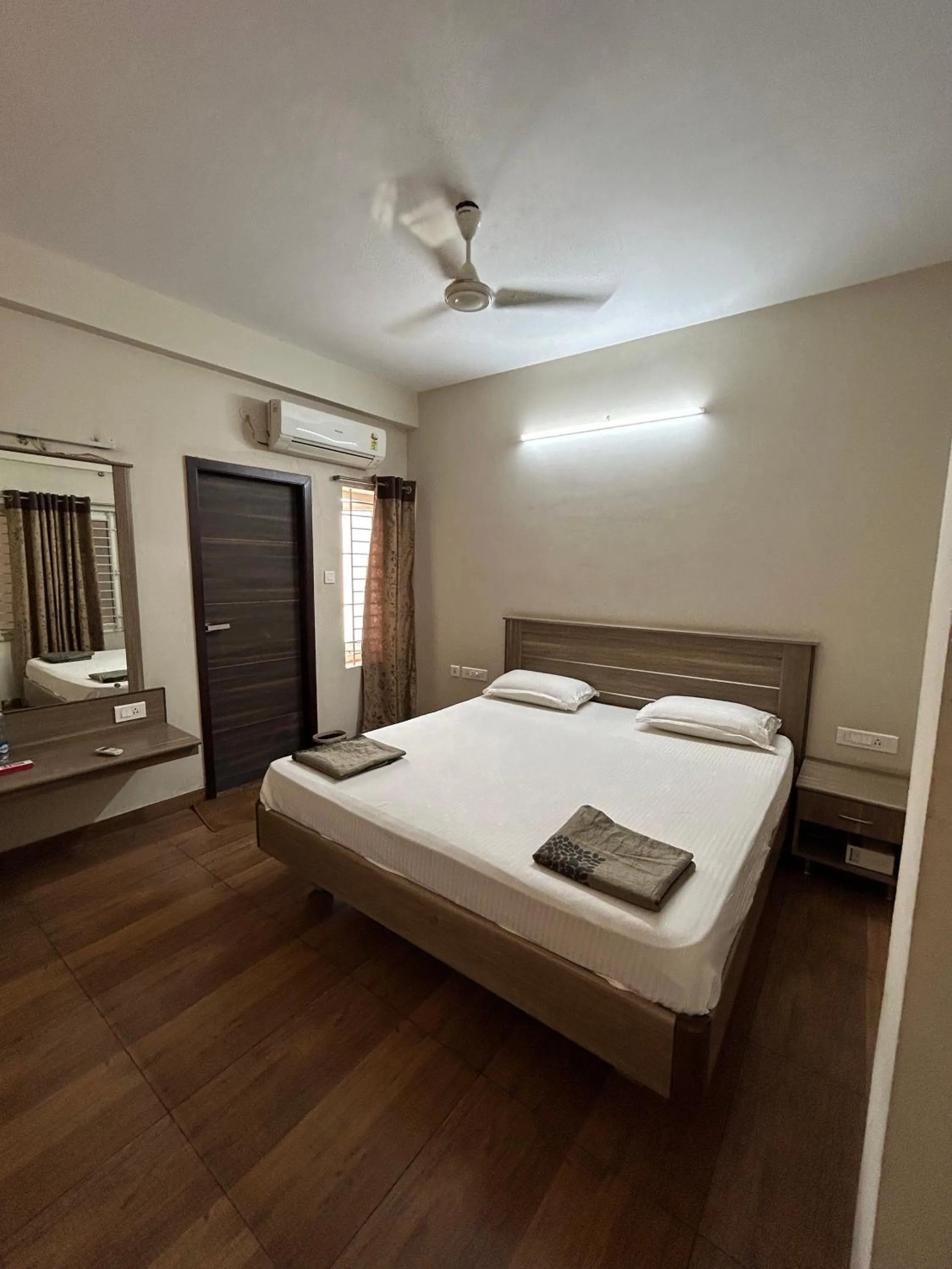 Photo of the whole room in The Kaya Guest House Srirangam