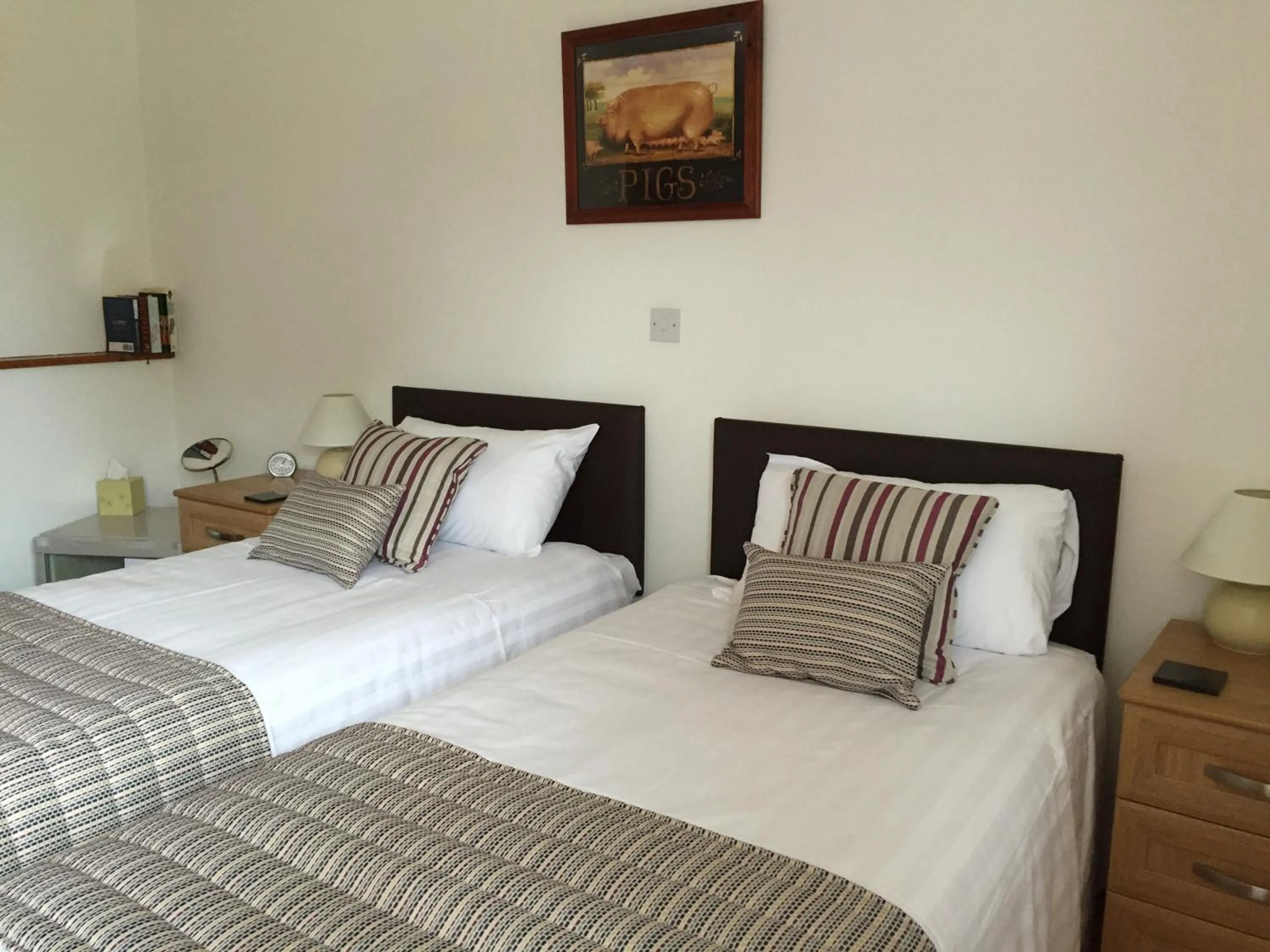 Bedroom, Bed in Puttocks Farm