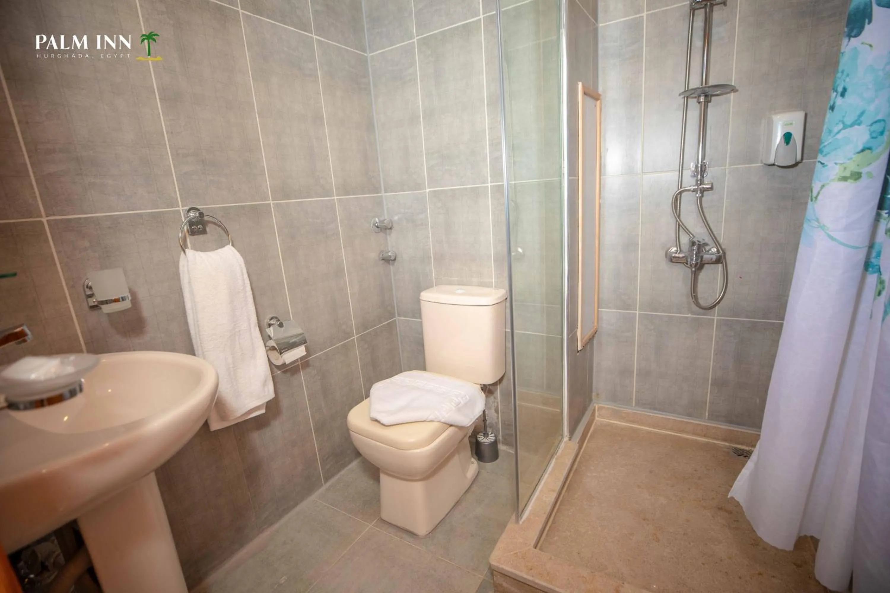 Shower in Palm Inn Hotel Hurghda