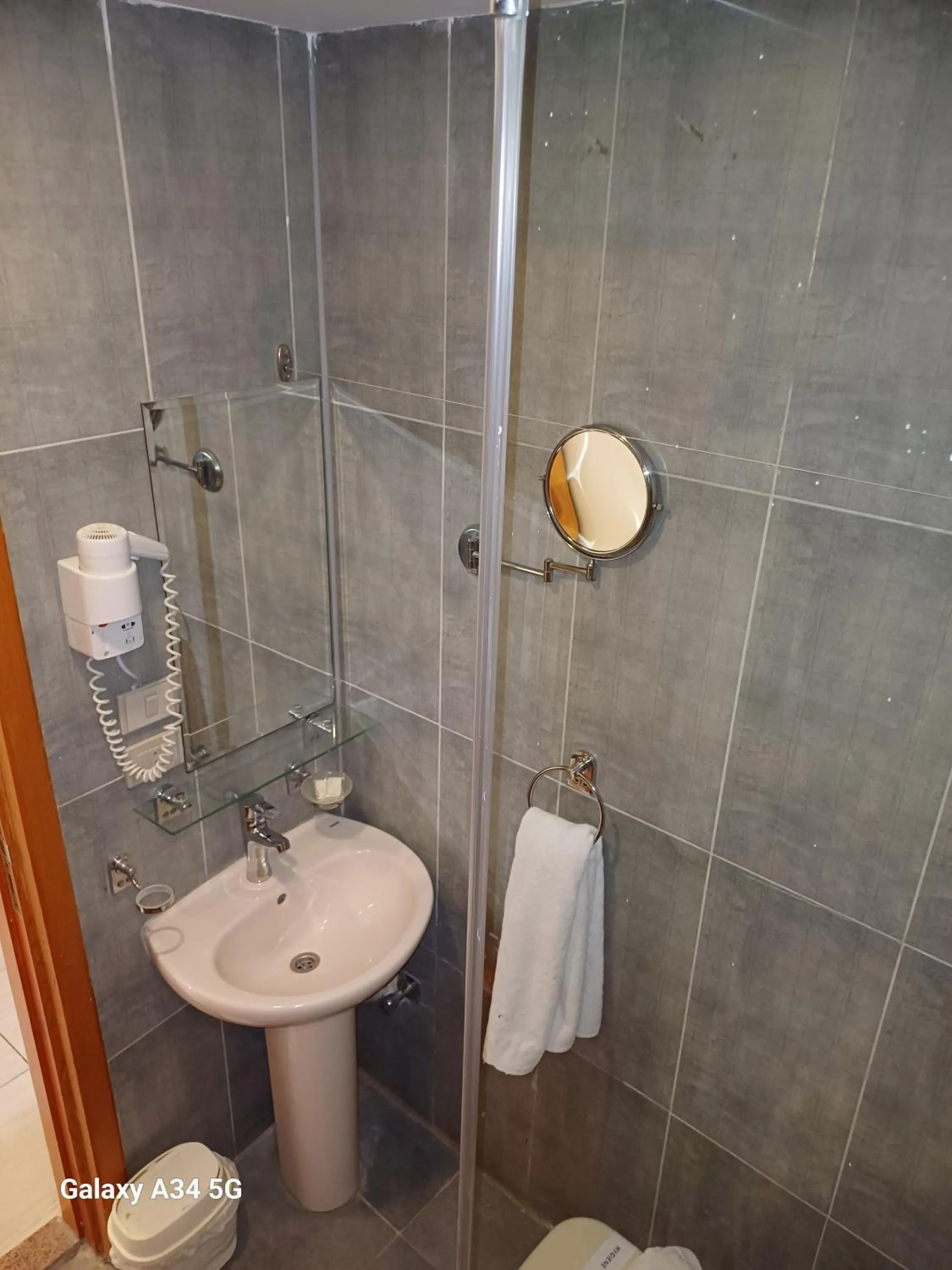 Shower in Palm Inn Hotel Hurghda