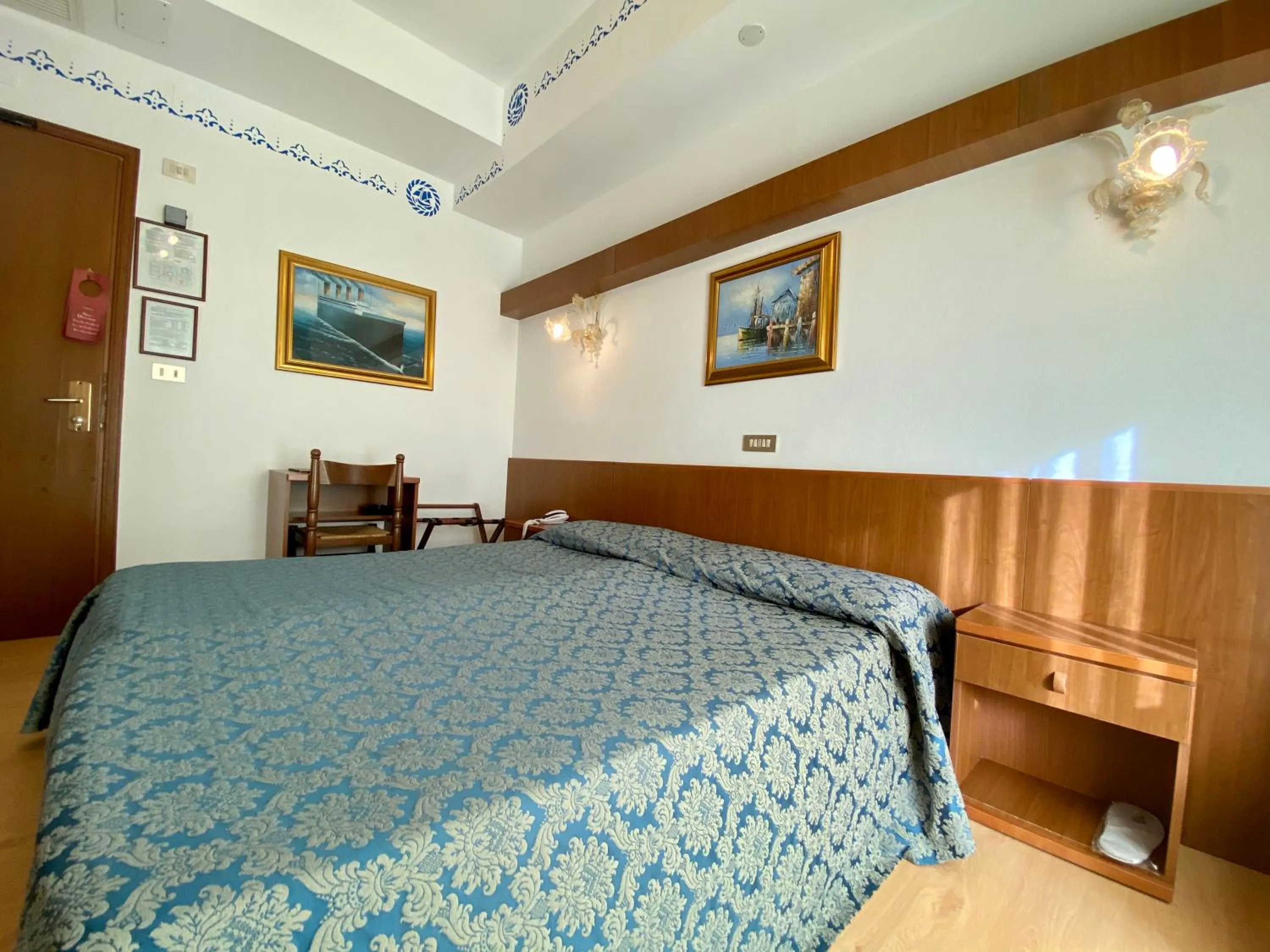 Photo of the whole room, Bed in Hotel Florida