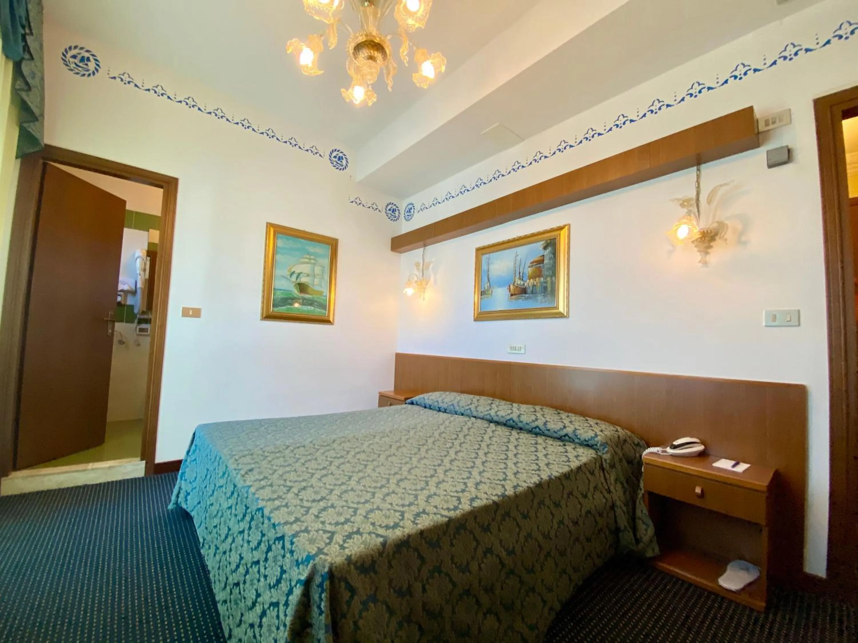 Photo of the whole room, Bed in Hotel Florida