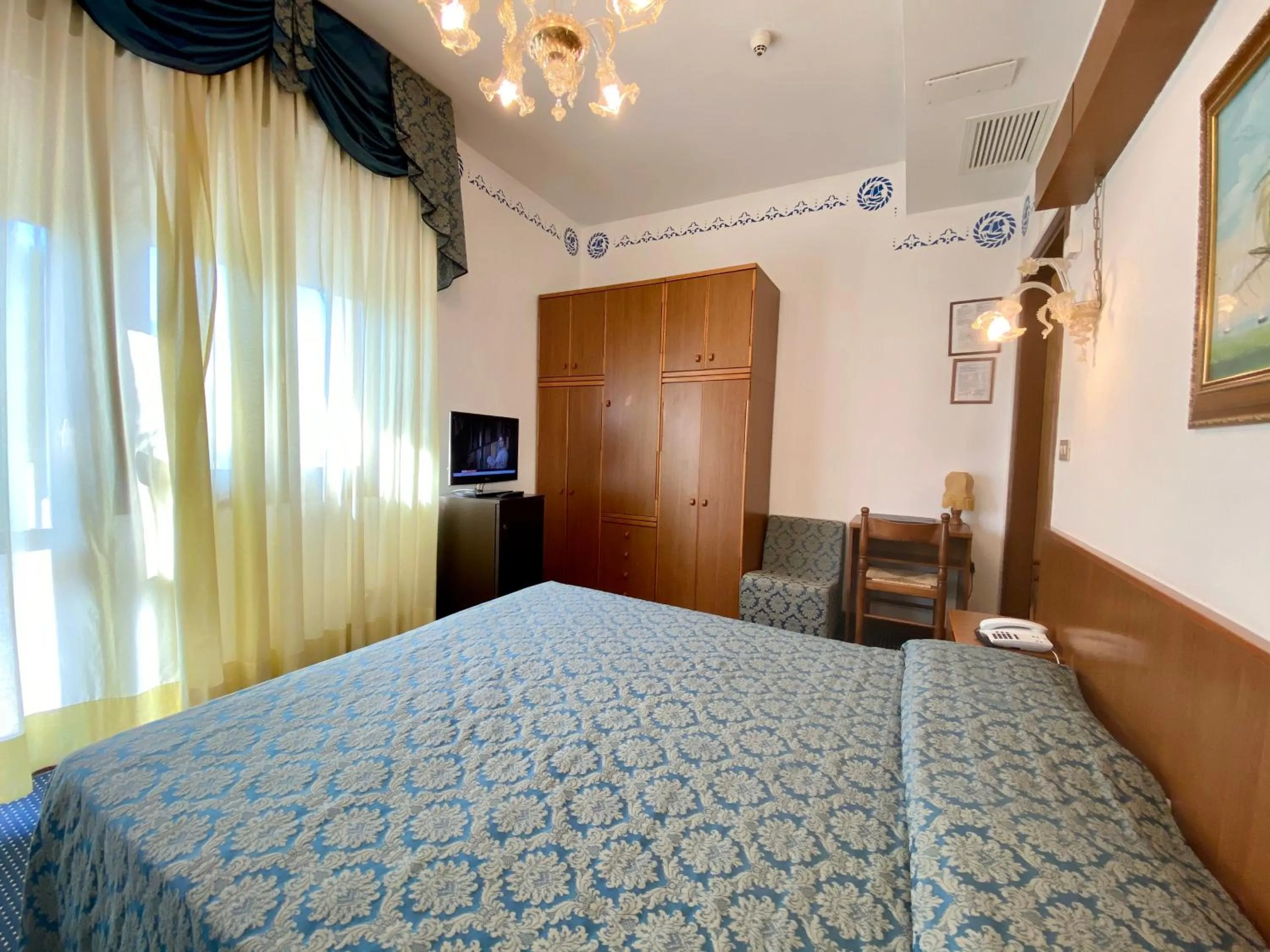 Photo of the whole room, Bed in Hotel Florida