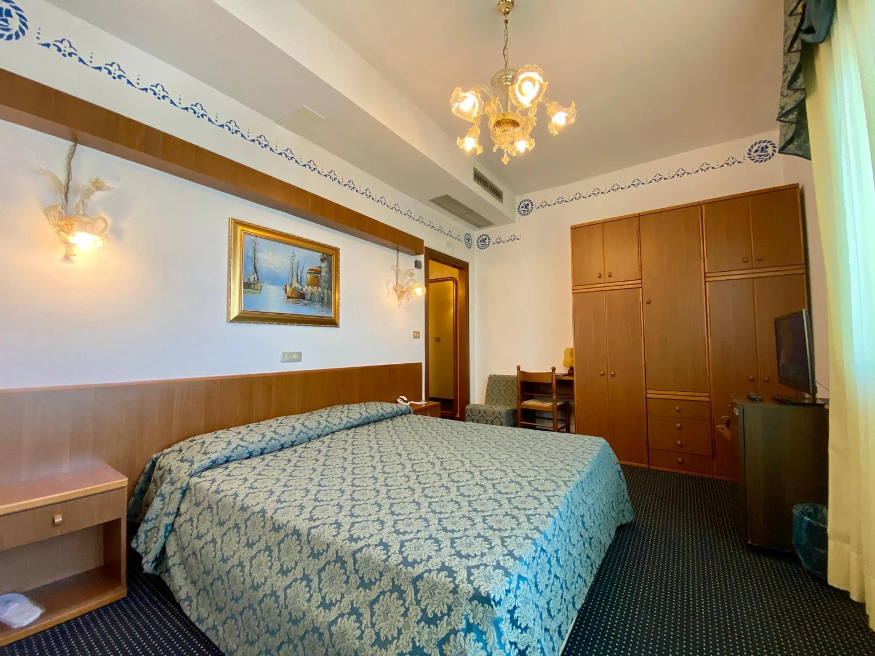 Photo of the whole room, Bed in Hotel Florida