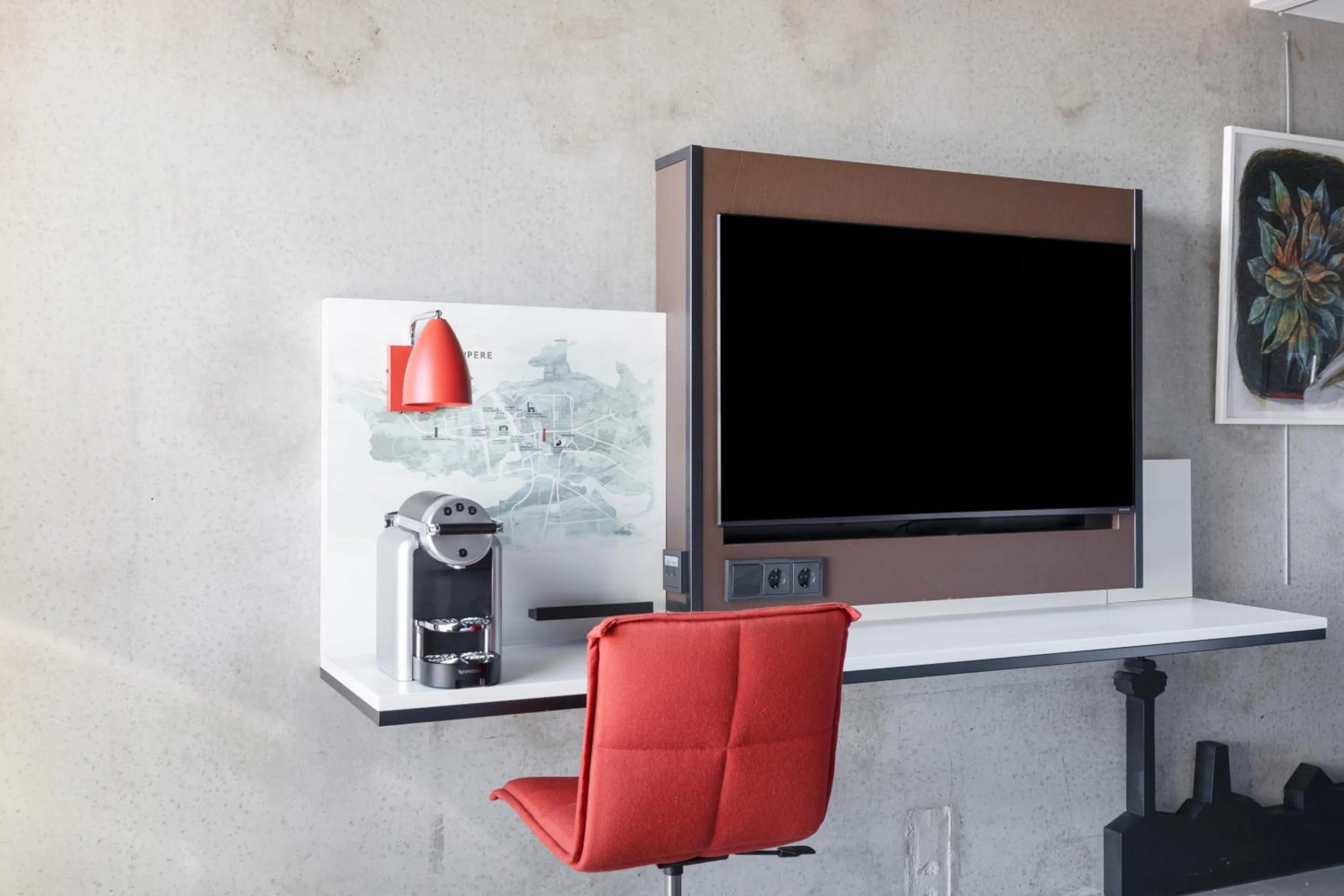 TV and multimedia in Solo Sokos Hotel Torni Tampere