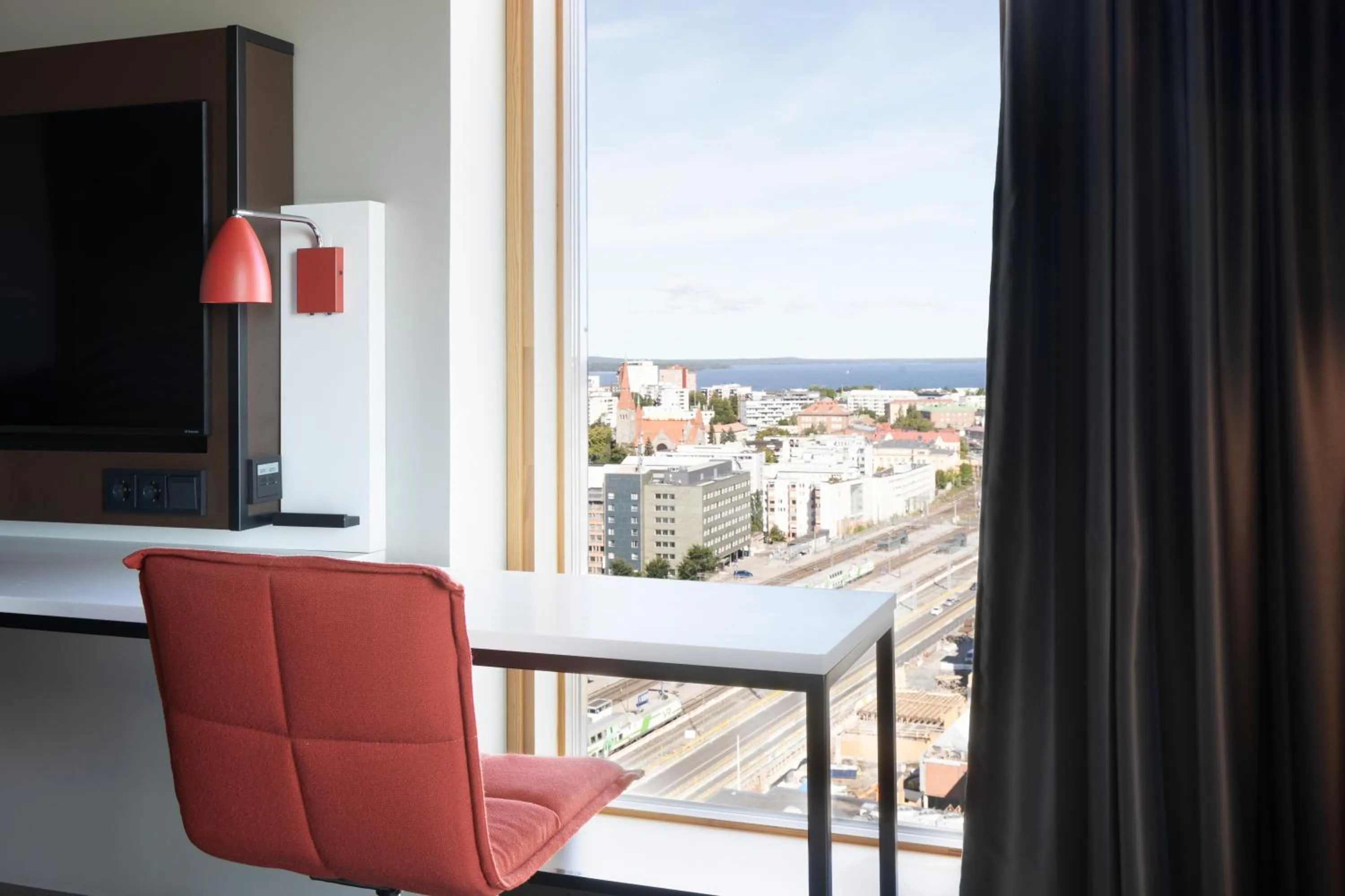 TV and multimedia in Solo Sokos Hotel Torni Tampere