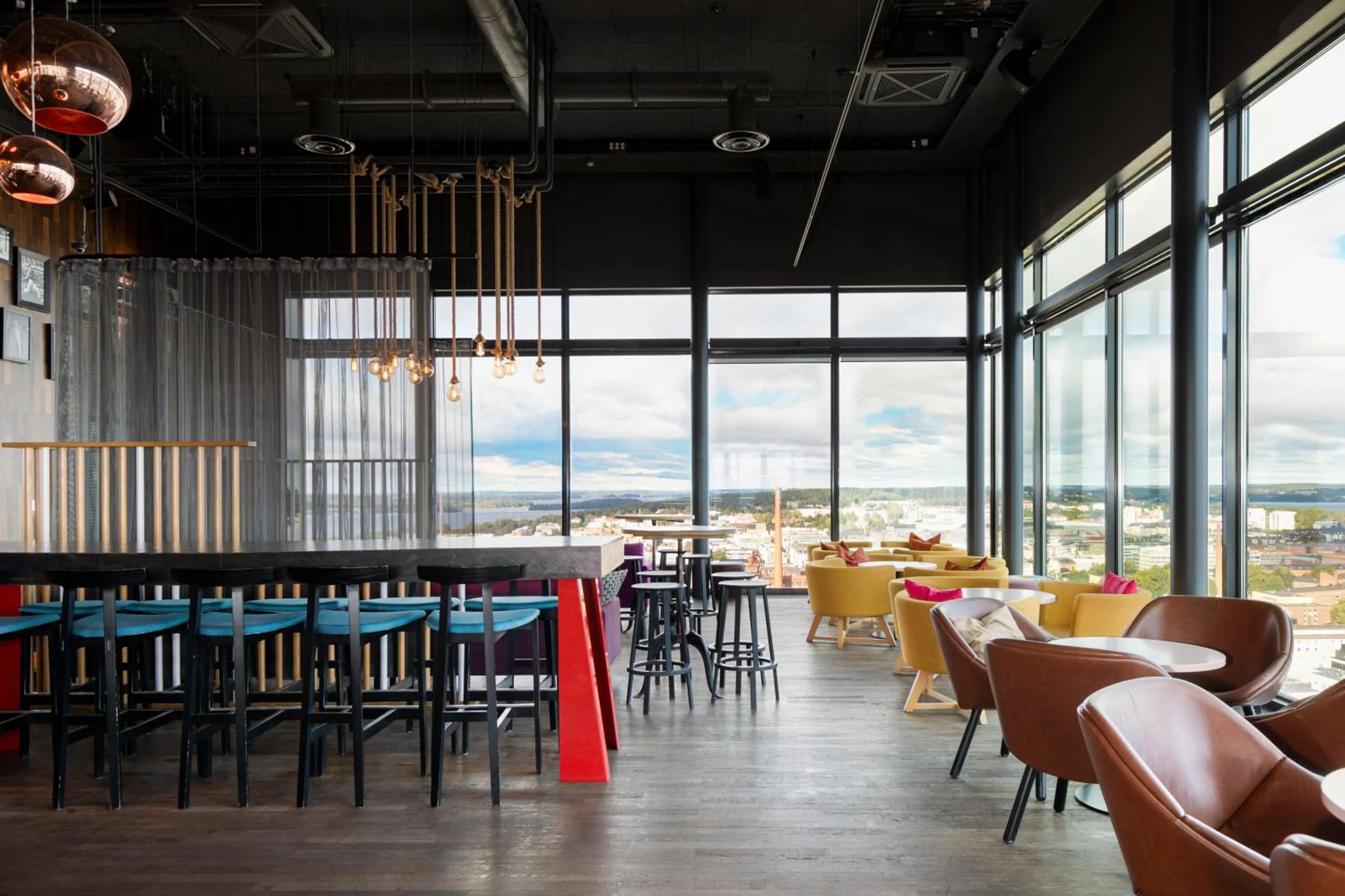 Lounge or bar in Solo Sokos Hotel Torni Tampere