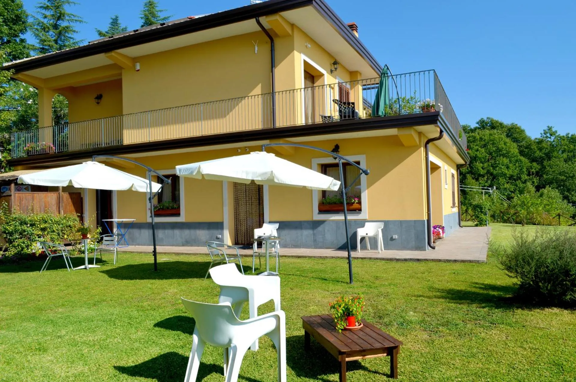 Garden in L'Infinito Agriturismo - Rooms & Breakfast