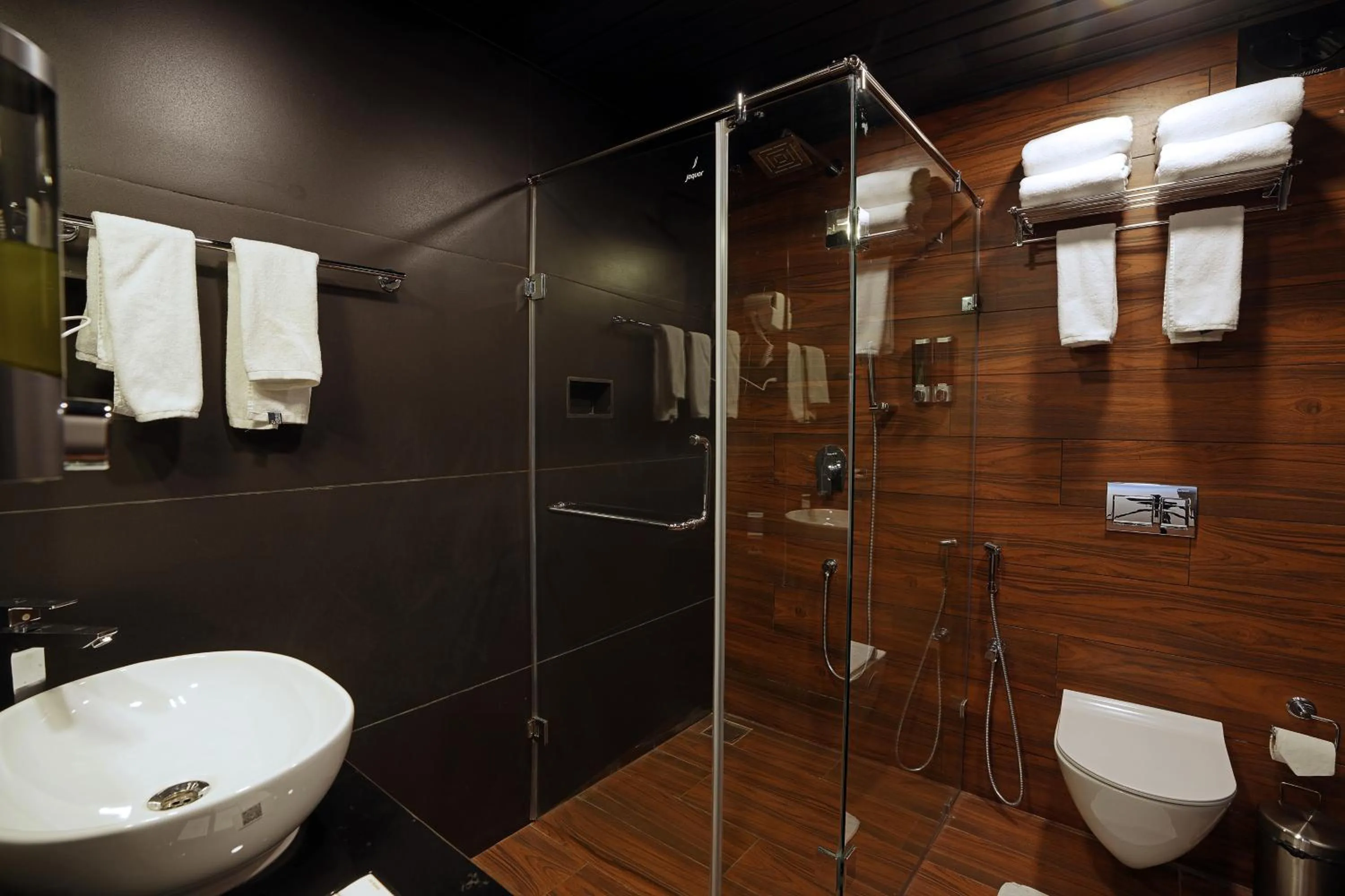 Bathroom in Grand Continent Anjuna A Sarovar Portico Affiliate Hotel