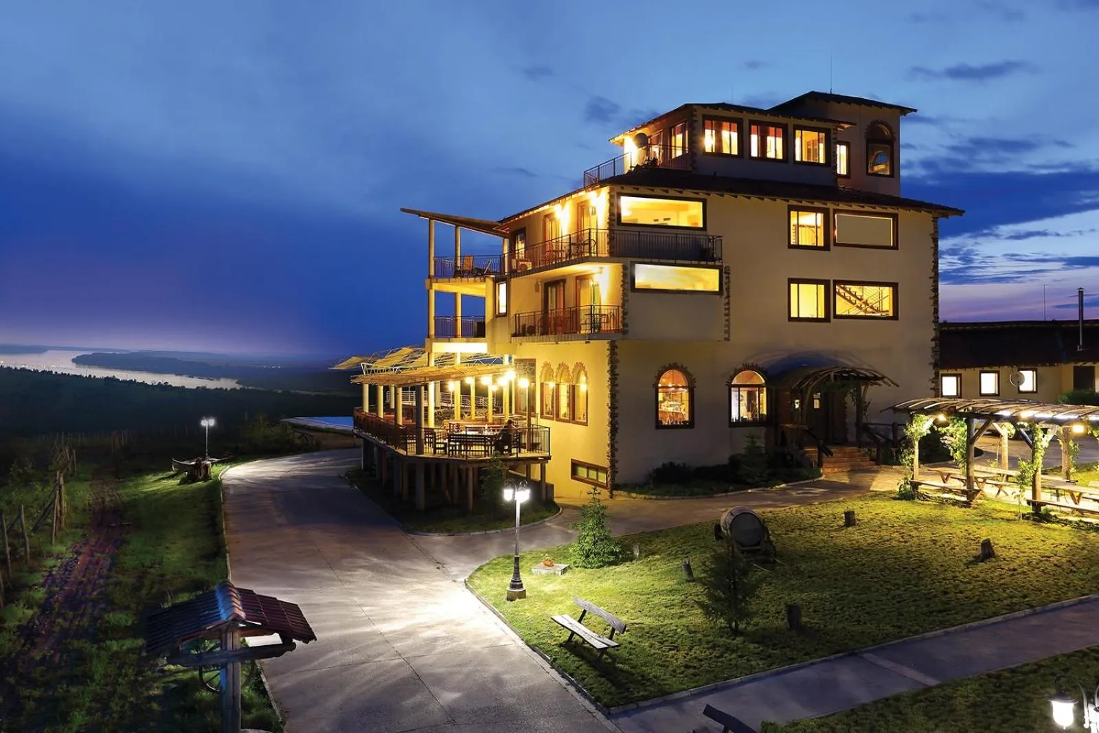 Facade/entrance in Seven Generations Winery Hotel