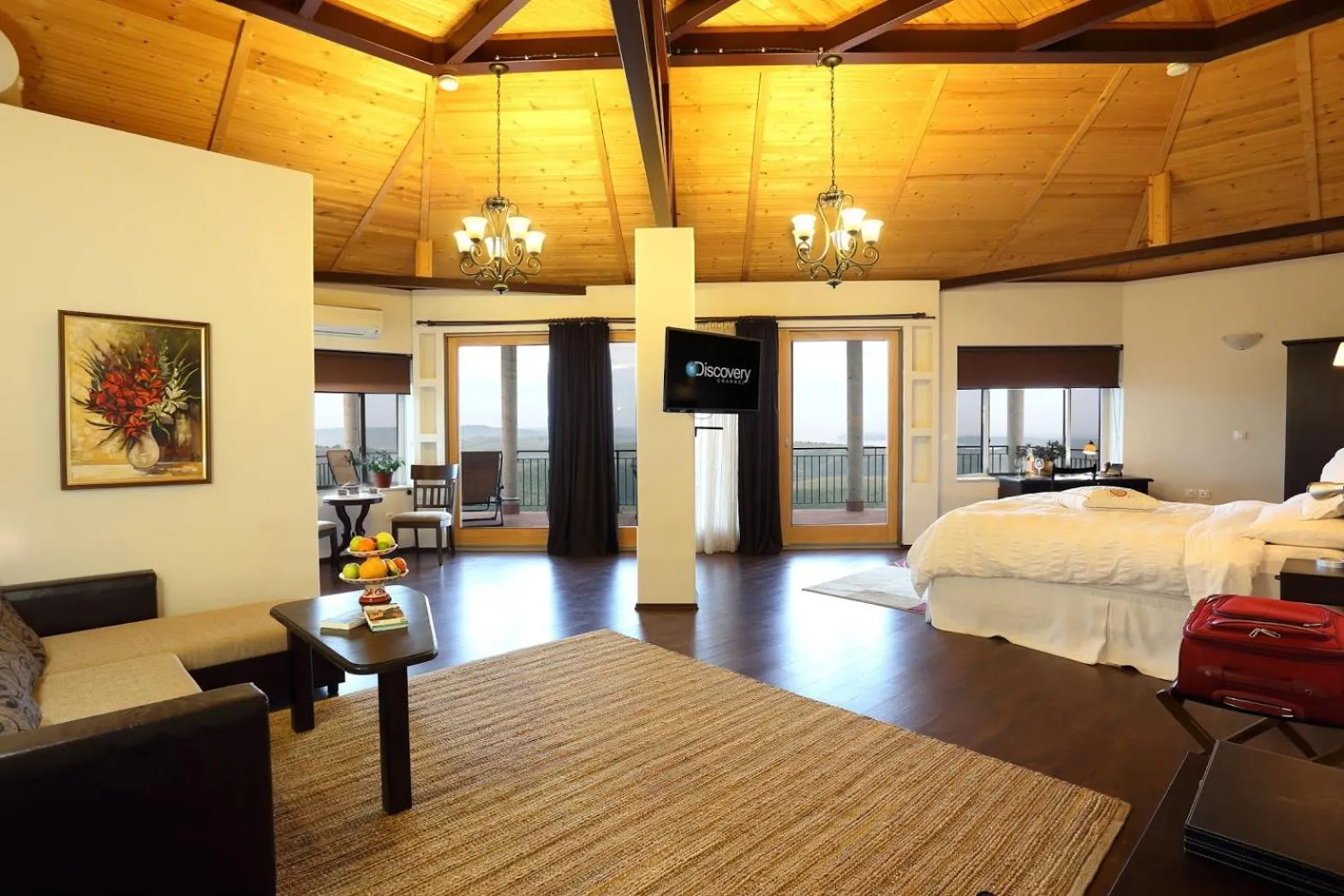 Day, Bed in Seven Generations Winery Hotel