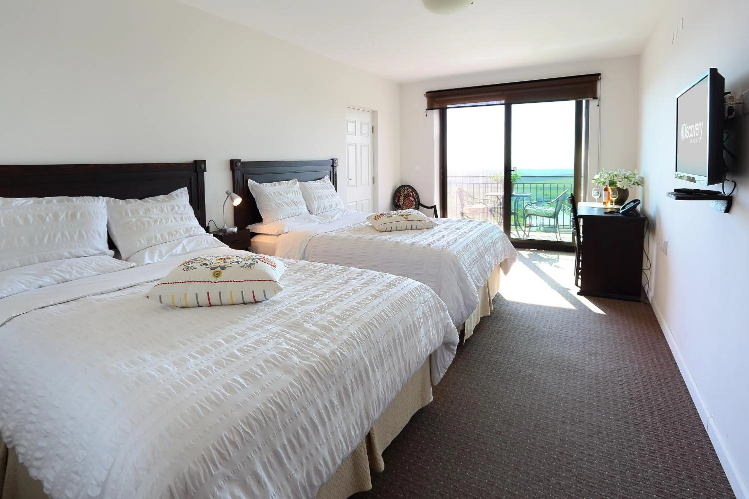 Day, Bed in Seven Generations Winery Hotel