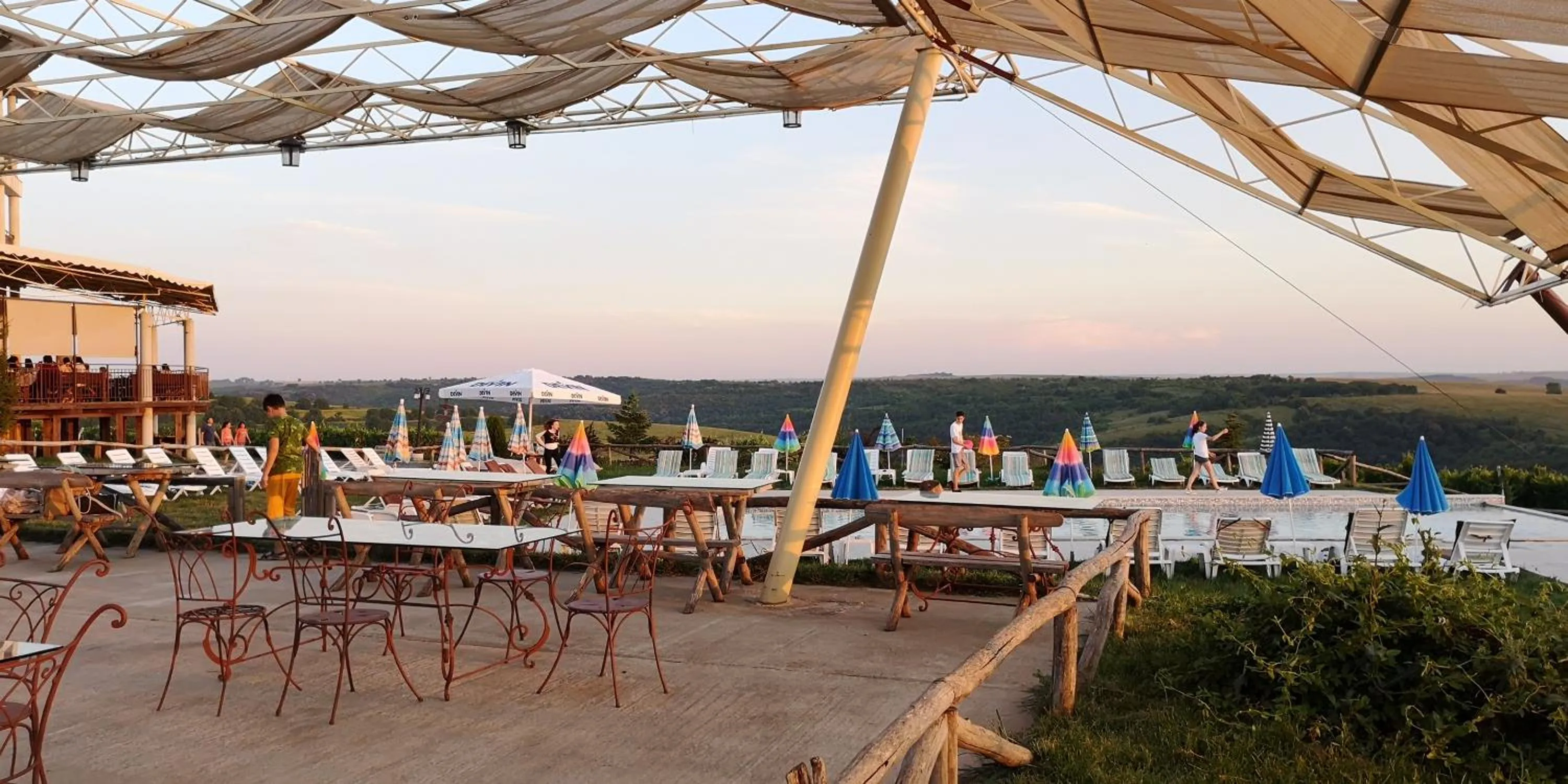 Seven Generations Winery Hotel