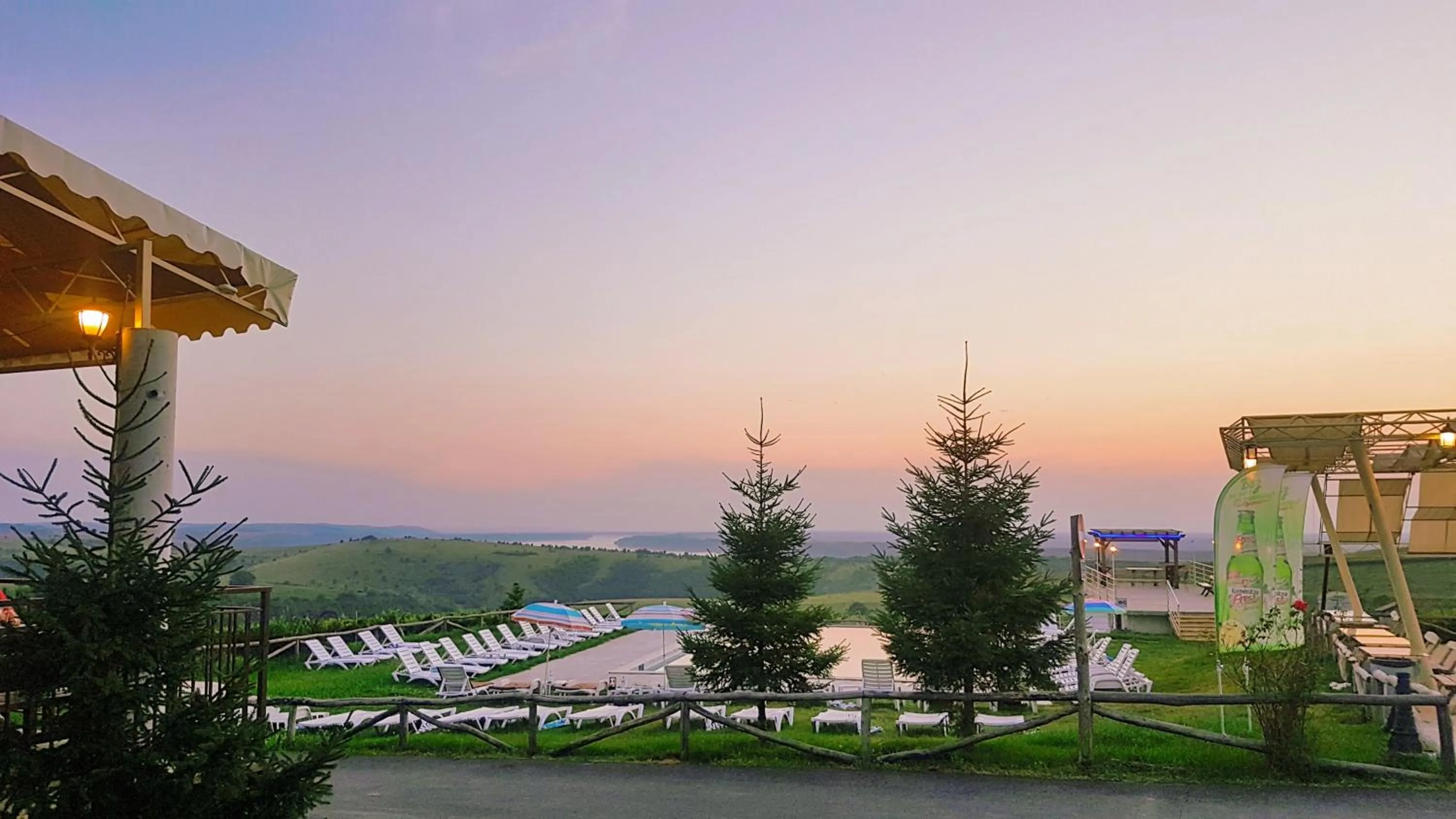 Swimming pool in Seven Generations Winery Hotel
