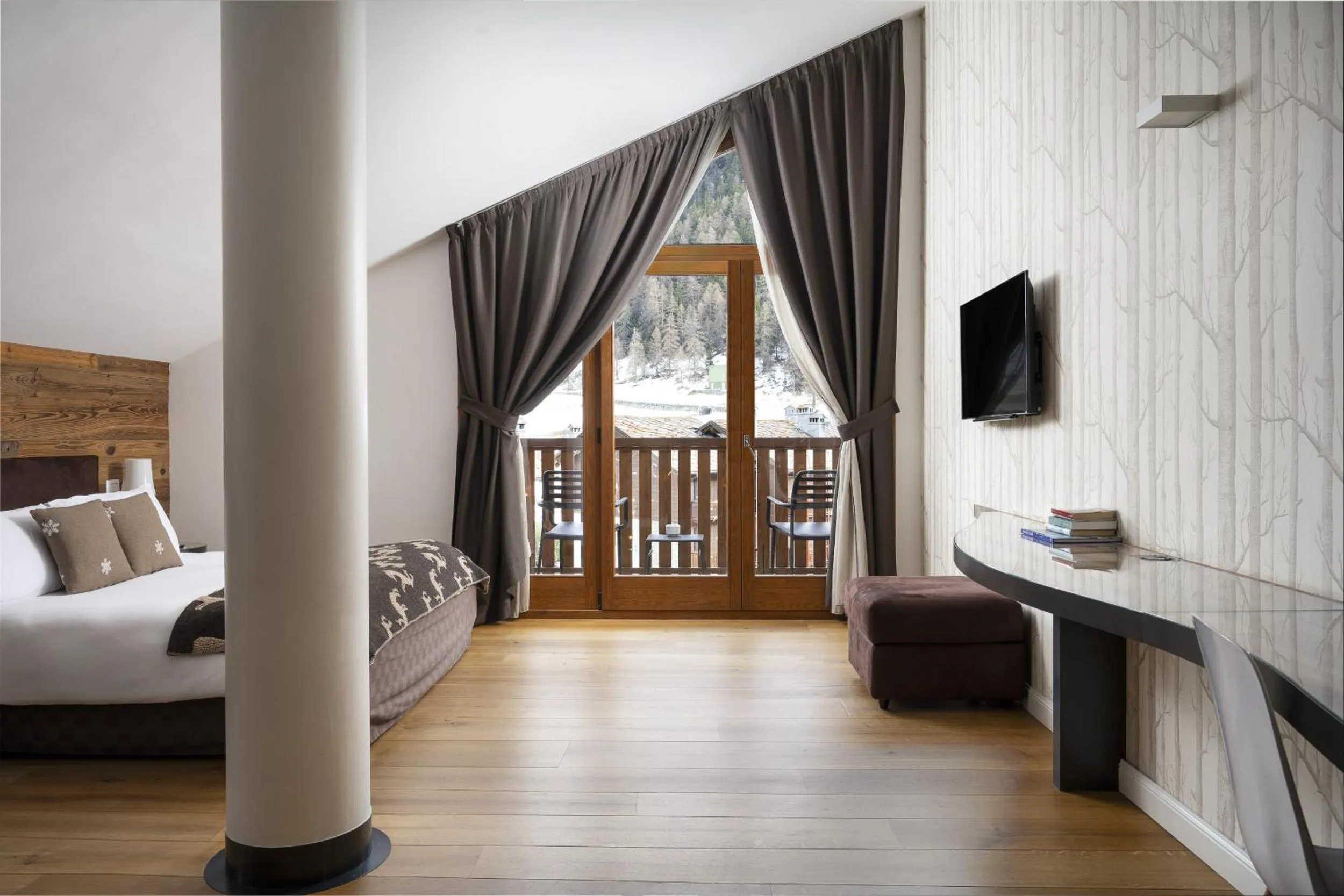 Bedroom, Bed in Montana Lodge & Spa, by R Collection Hotels