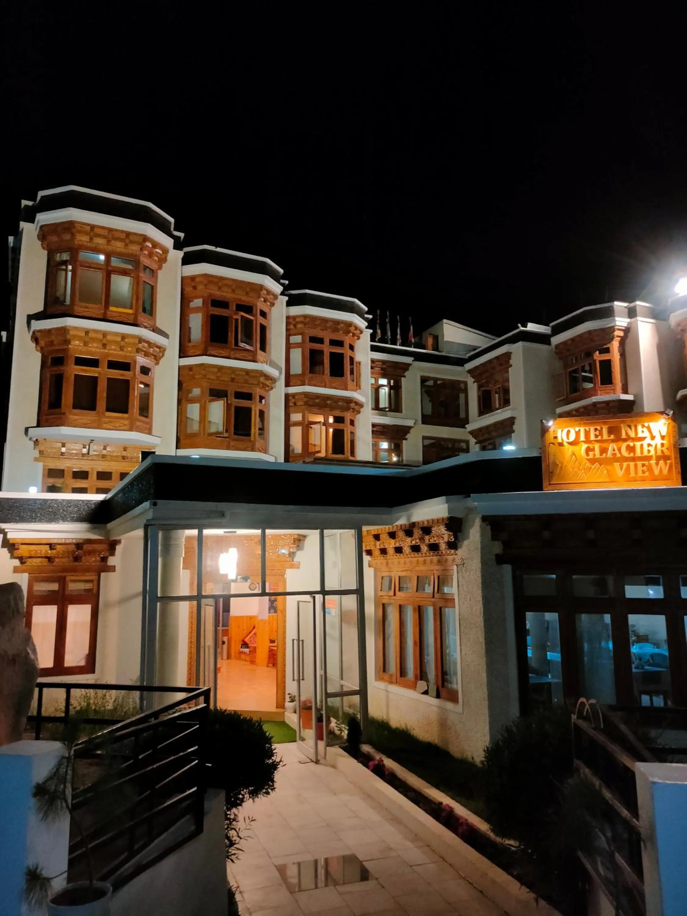 Hotel New Glacier View