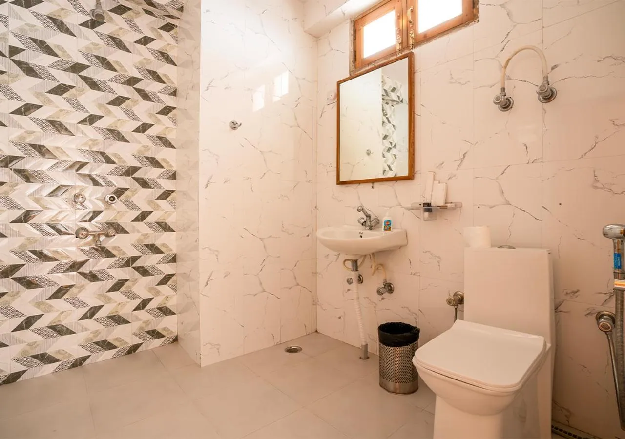 Toilet in Moustache Manali