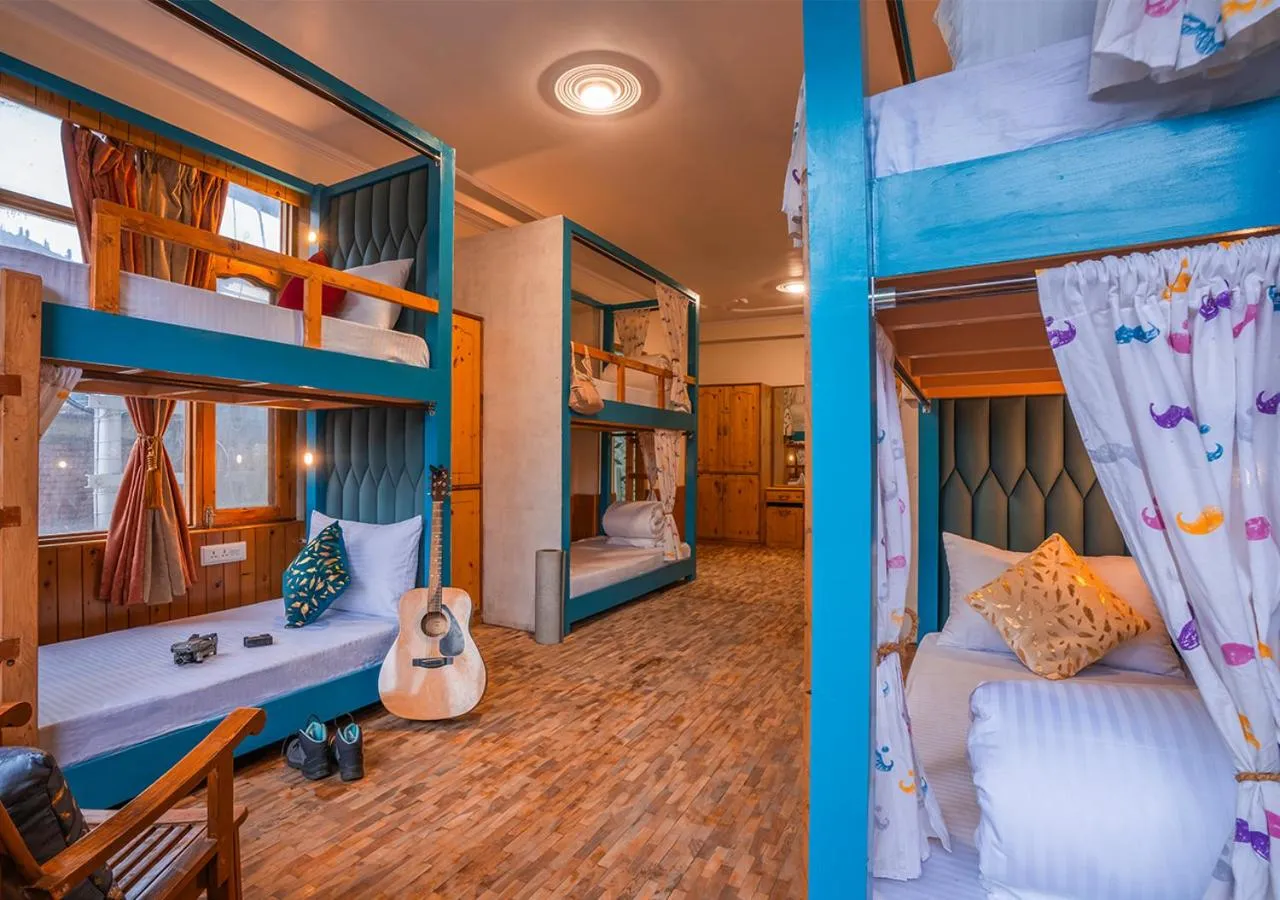 Photo of the whole room, Bed in Moustache Manali