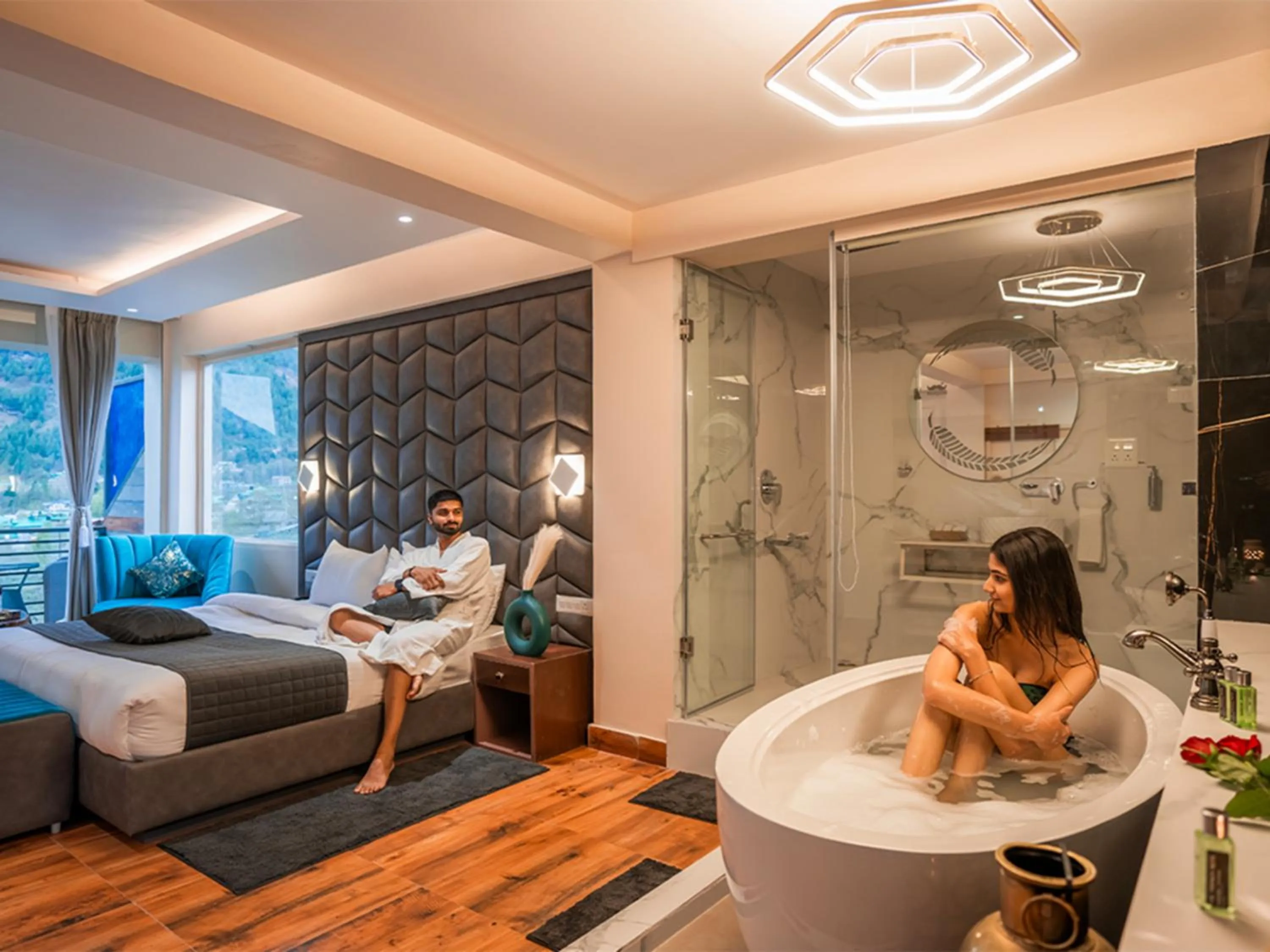 Hot Tub in Moustache Manali