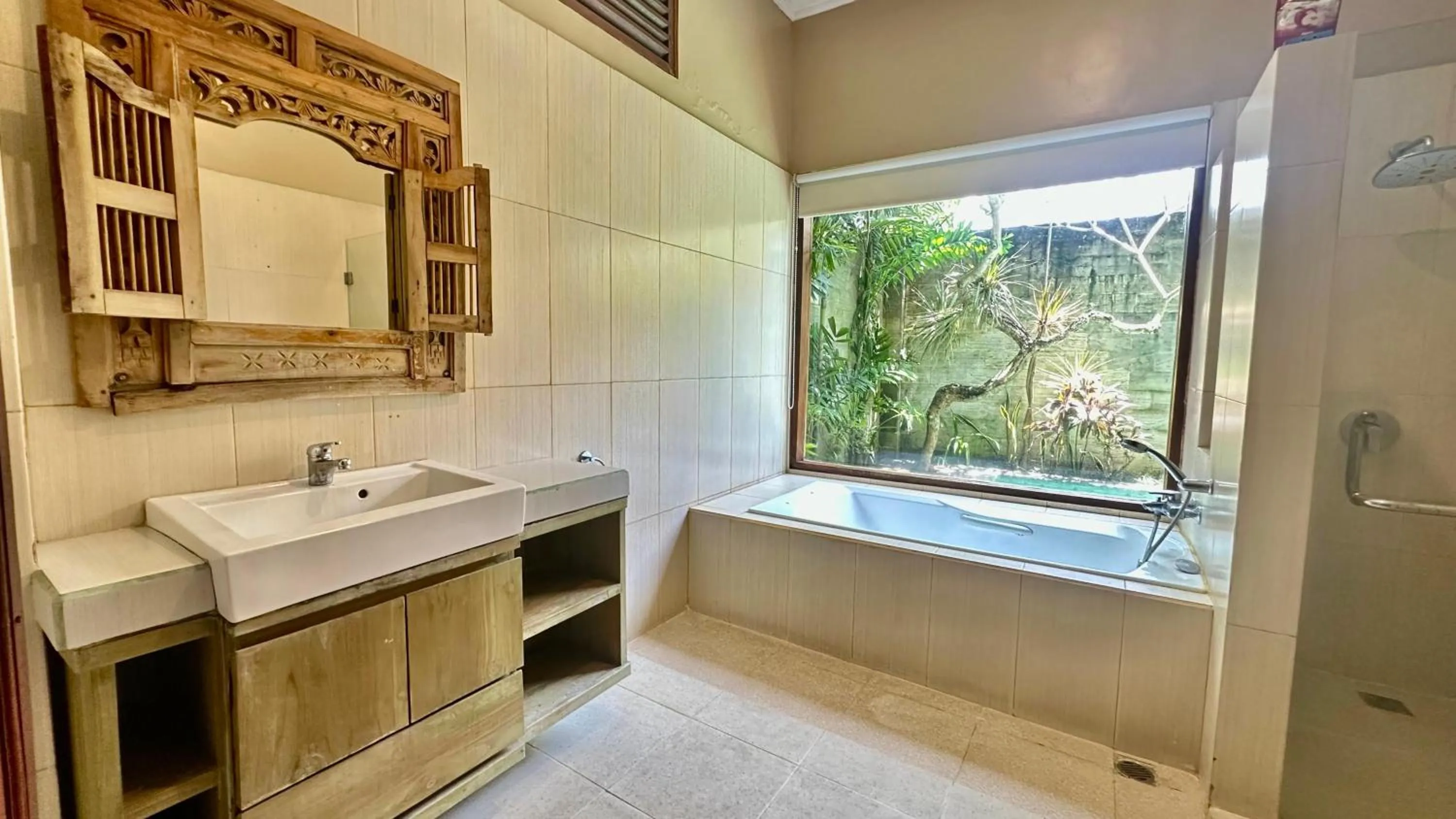 Bathroom in Bukawa Lodge Jimbaran