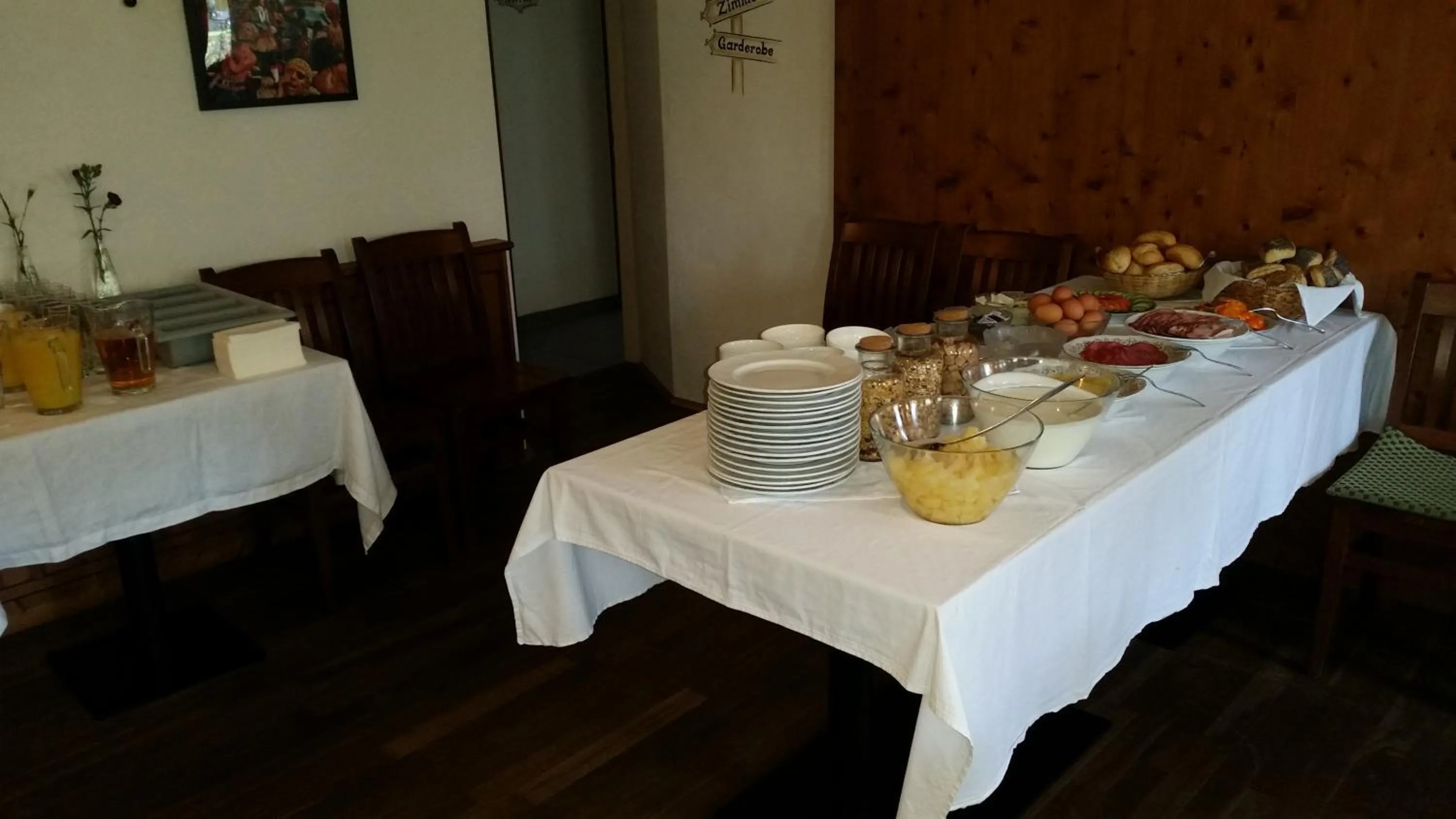 Restaurant/places to eat in FairSleep Motel Hainburg