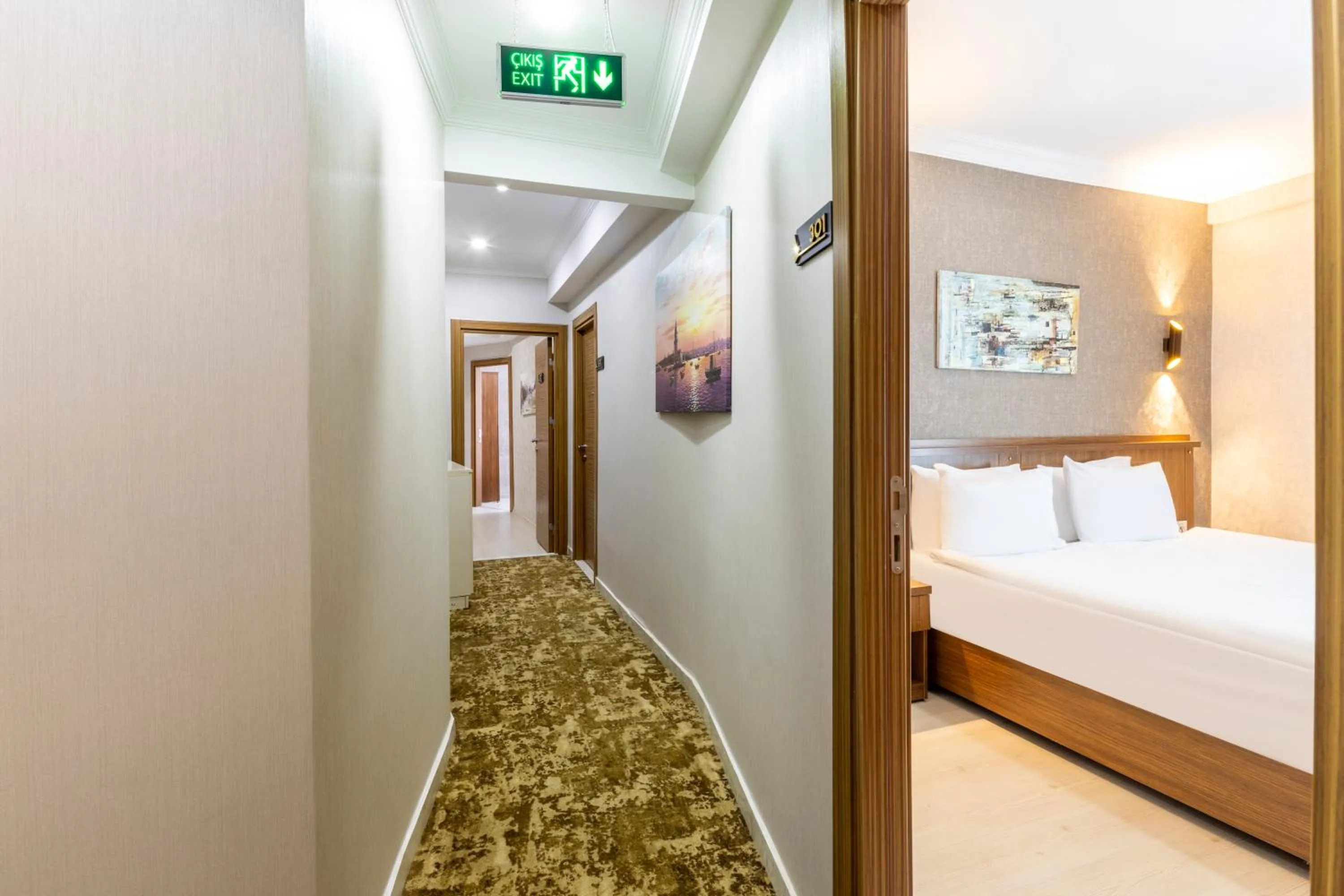Property building, Bed in Diamond Beyazit Hotel