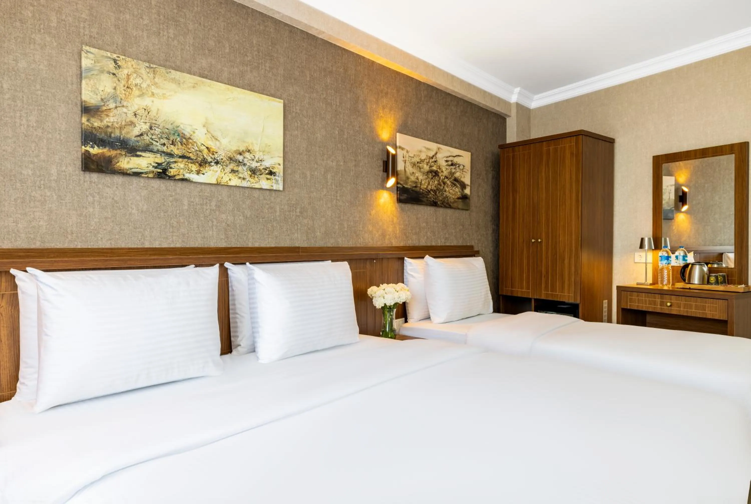 Photo of the whole room, Bed in Diamond Beyazit Hotel