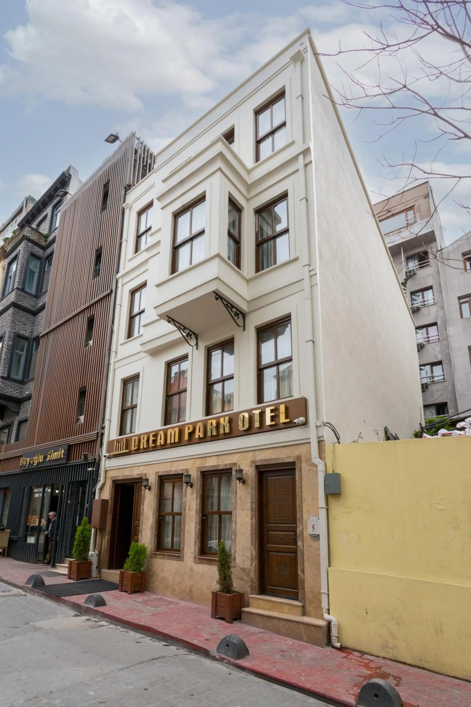 Property building in Dream Park Hotel