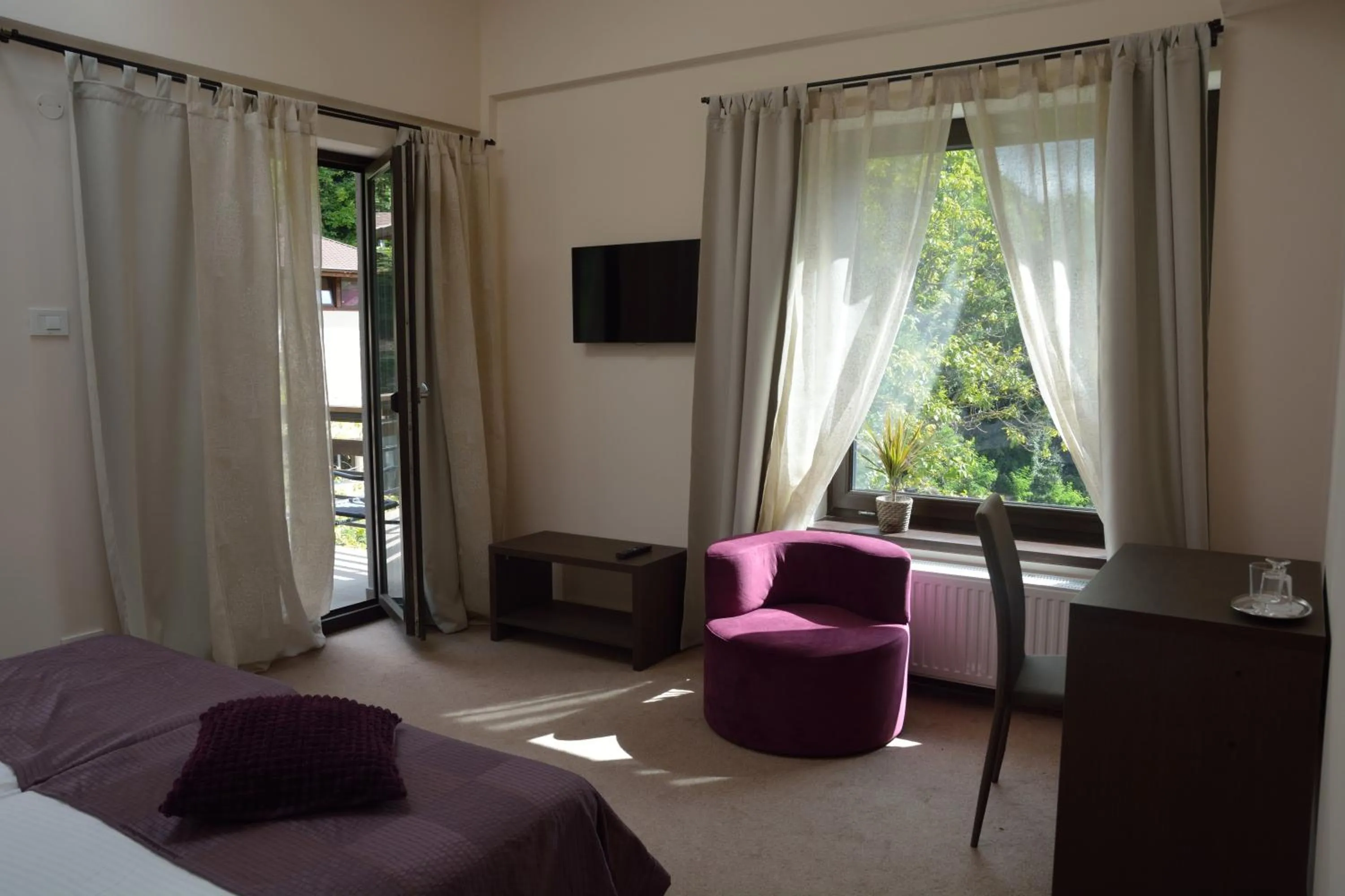 Decorative detail, Bed in GreenHill Brasov