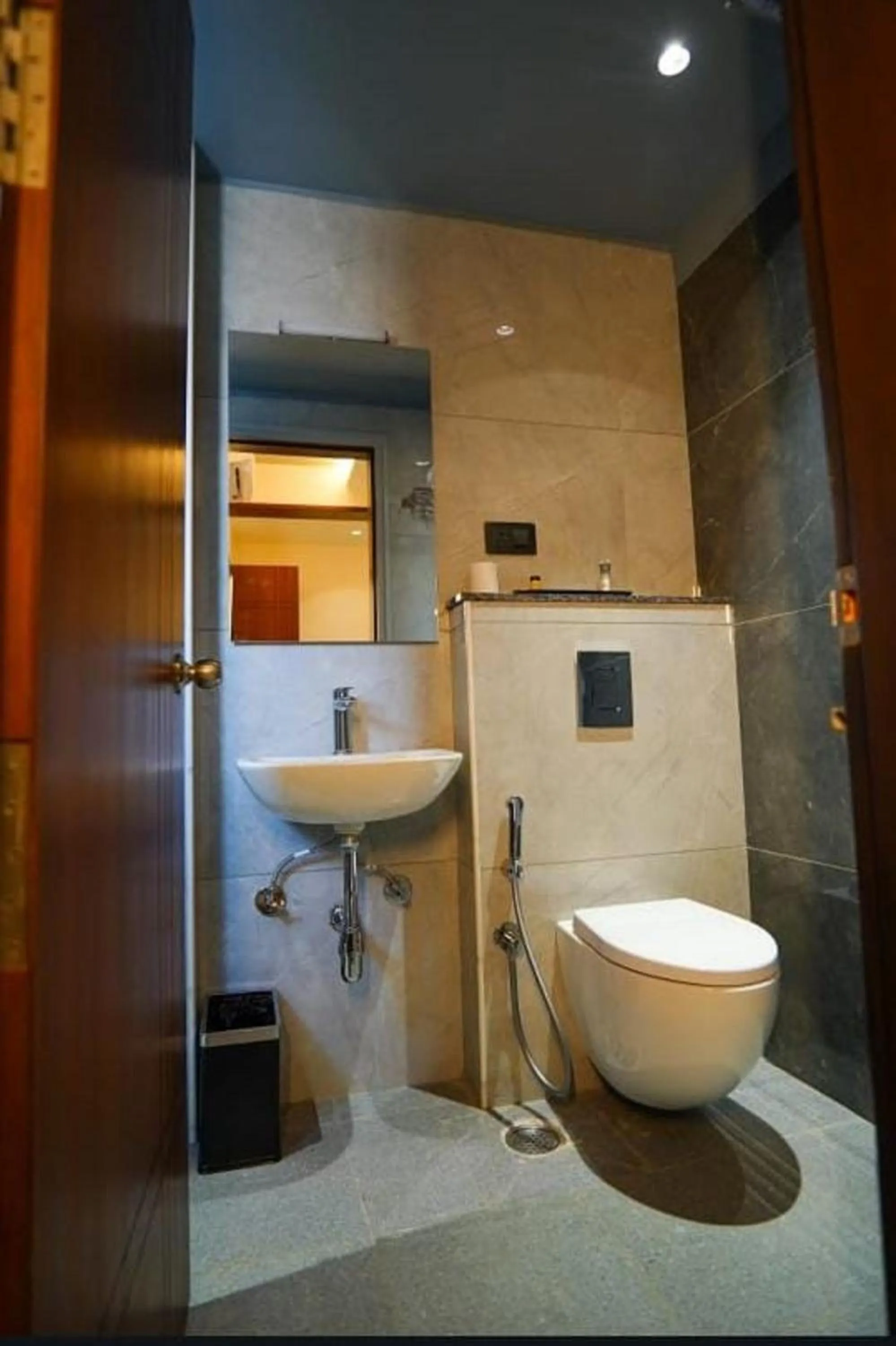 Bathroom in Hotel Harigovindas Express Mysore
