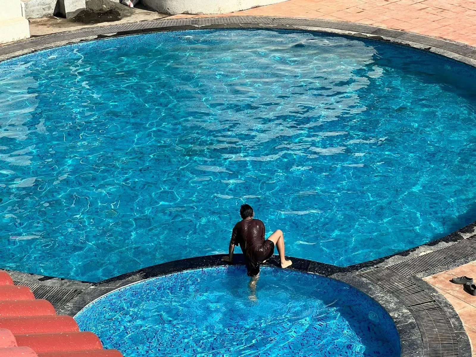 Swimming pool in The Grand Leela Resort