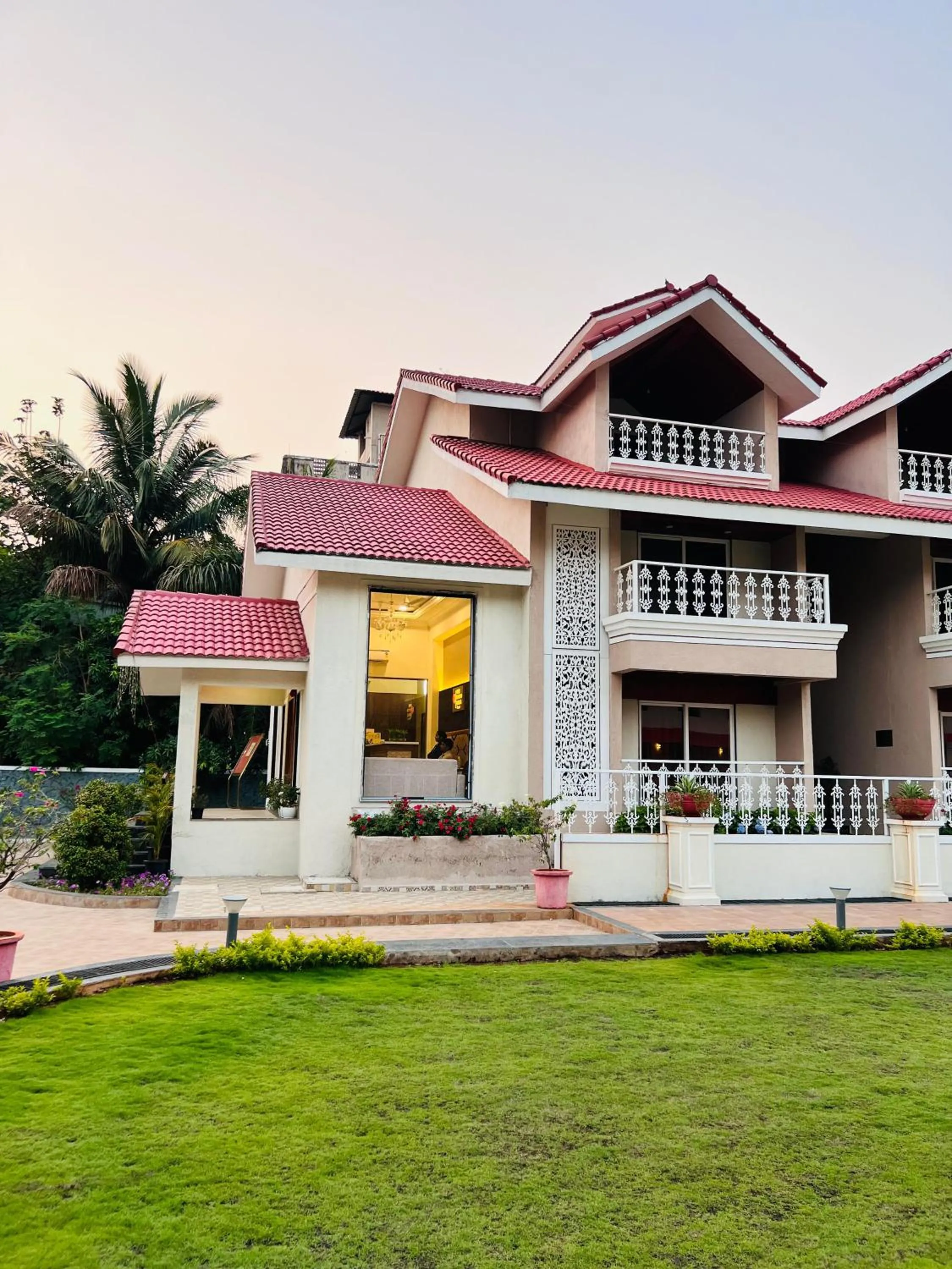 Facade/entrance in The Grand Leela Resort