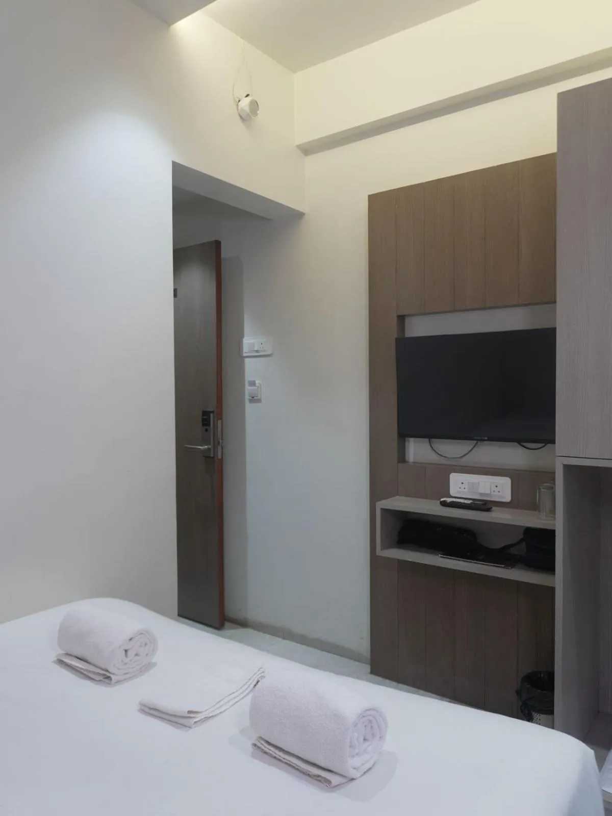 TV and multimedia in The Grand Leela Resort