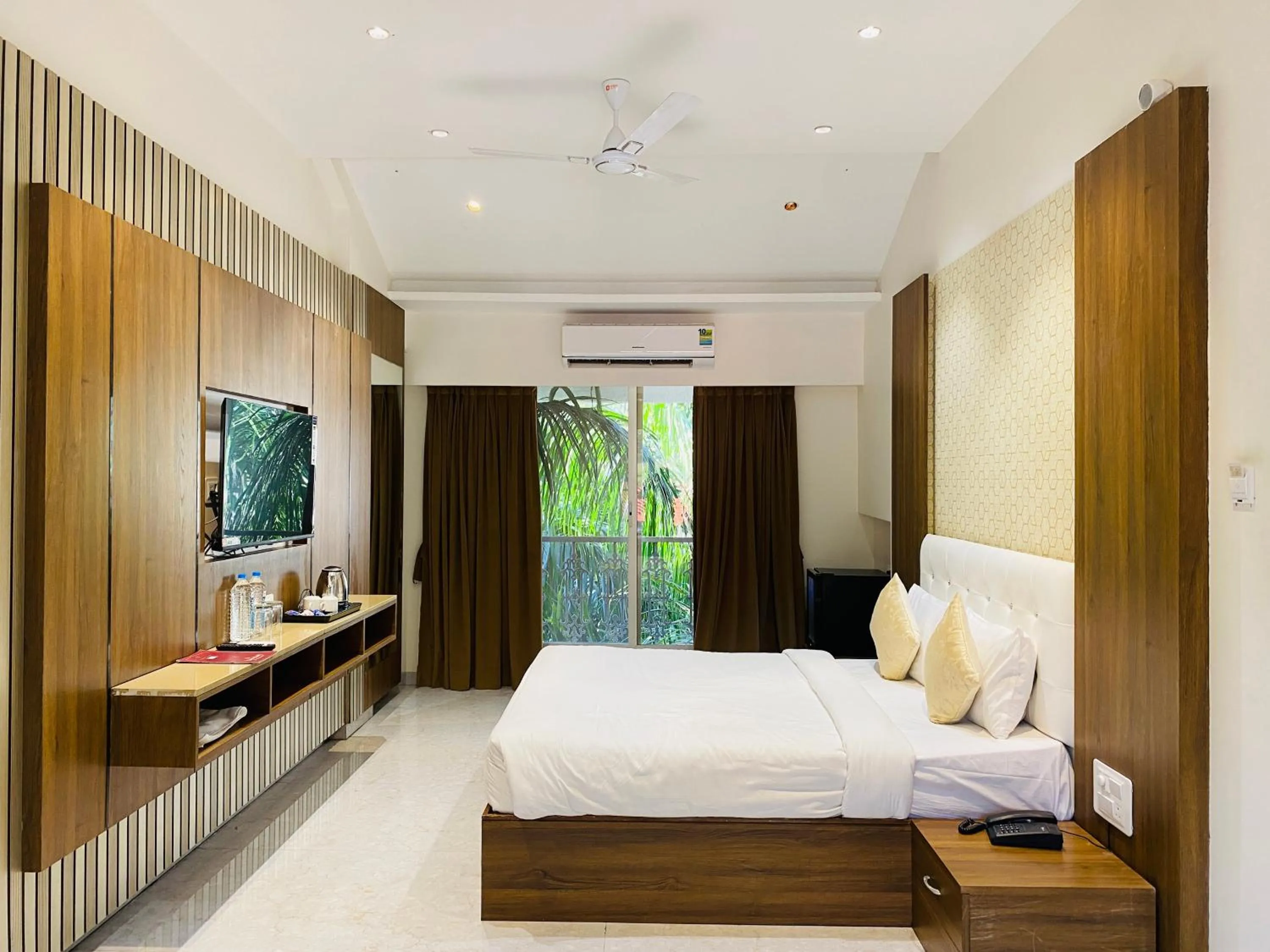 Bedroom in The Grand Leela Resort