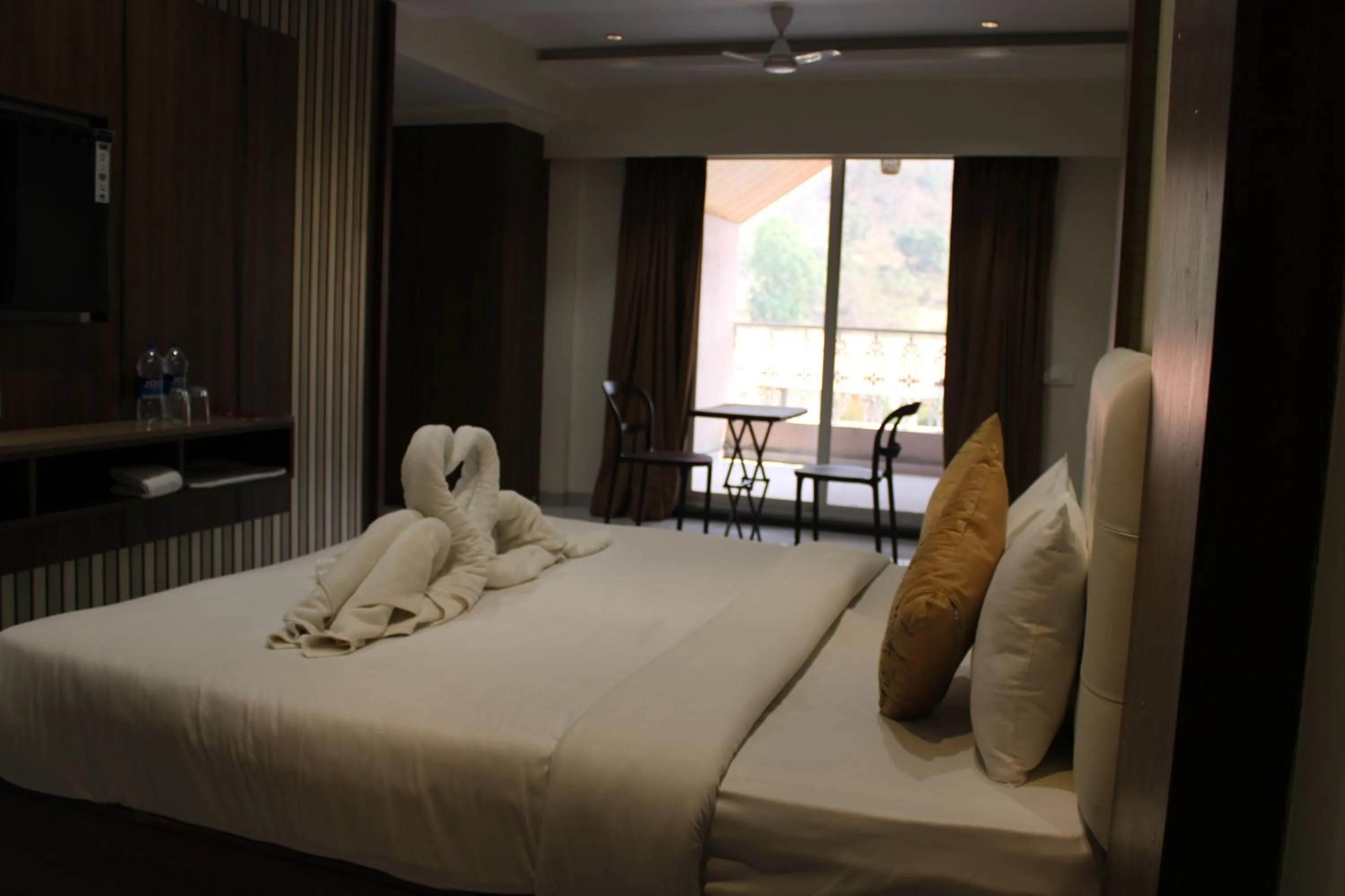 Bedroom in The Grand Leela Resort