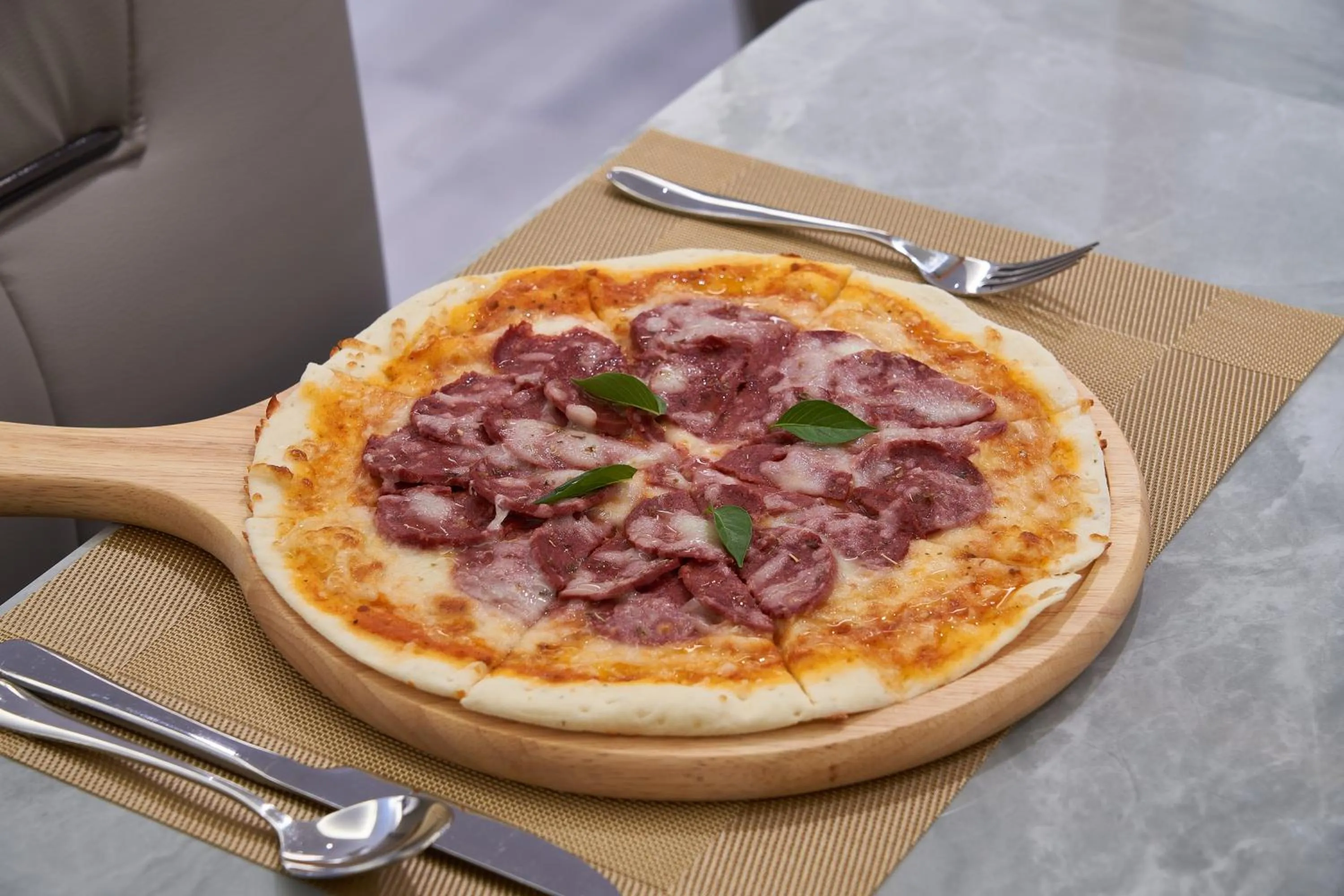 Restaurant/places to eat in Platinum Hotel