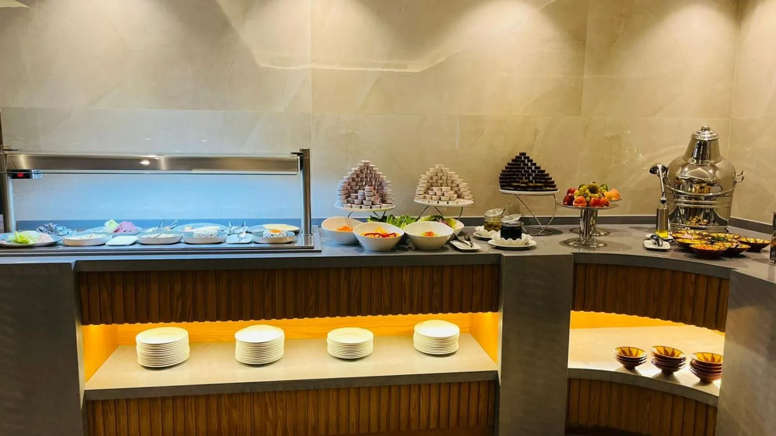 Breakfast in Platinum Hotel