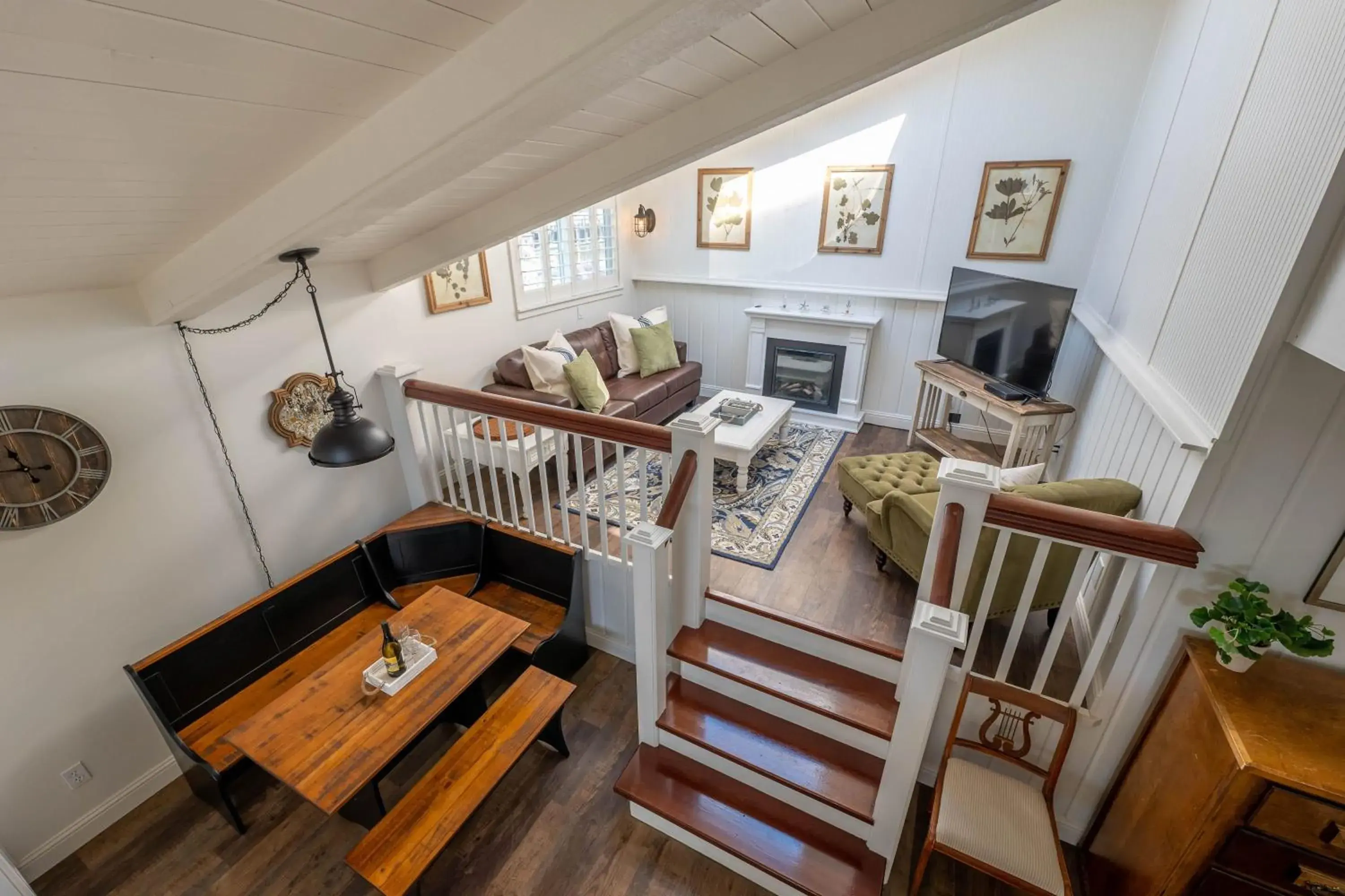 Family Room in Bandon Marina Inn Family Room in Bandon Marina Inn