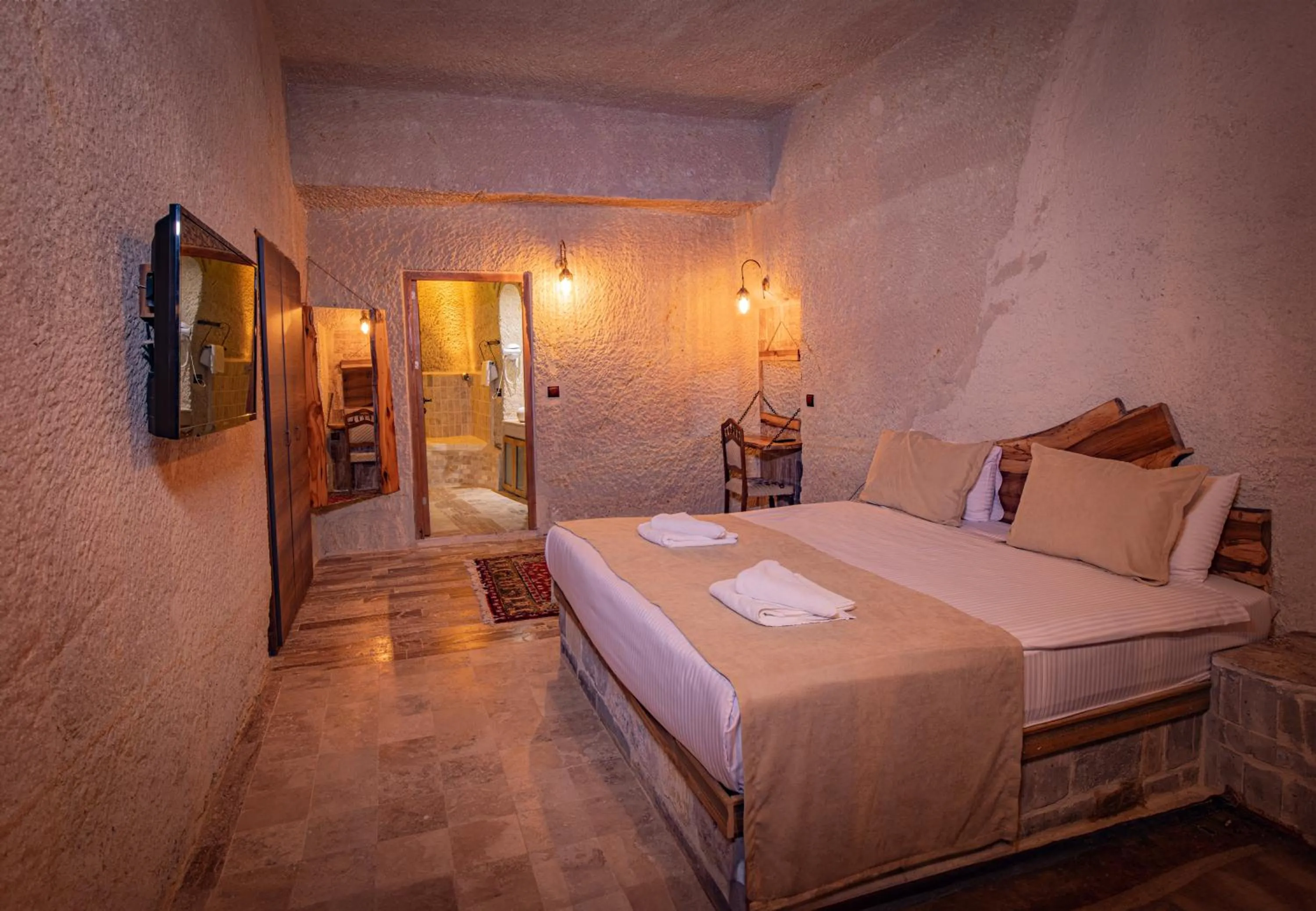 Bed in Sur Cave Hotel
