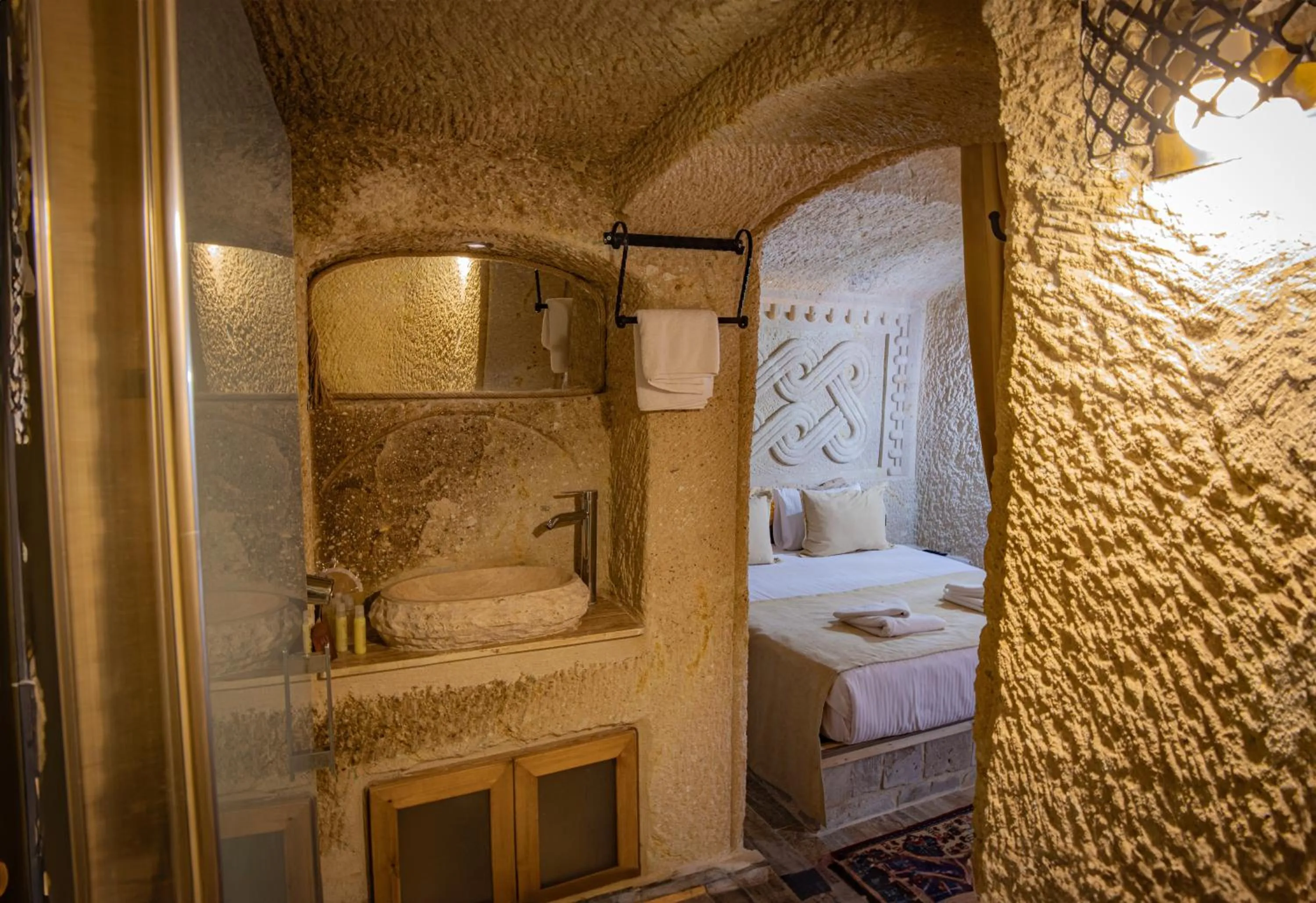 Bed in Sur Cave Hotel