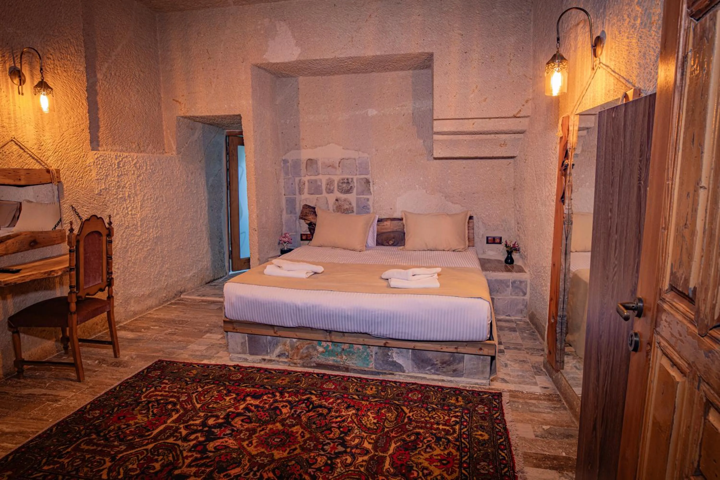 Bed in Sur Cave Hotel