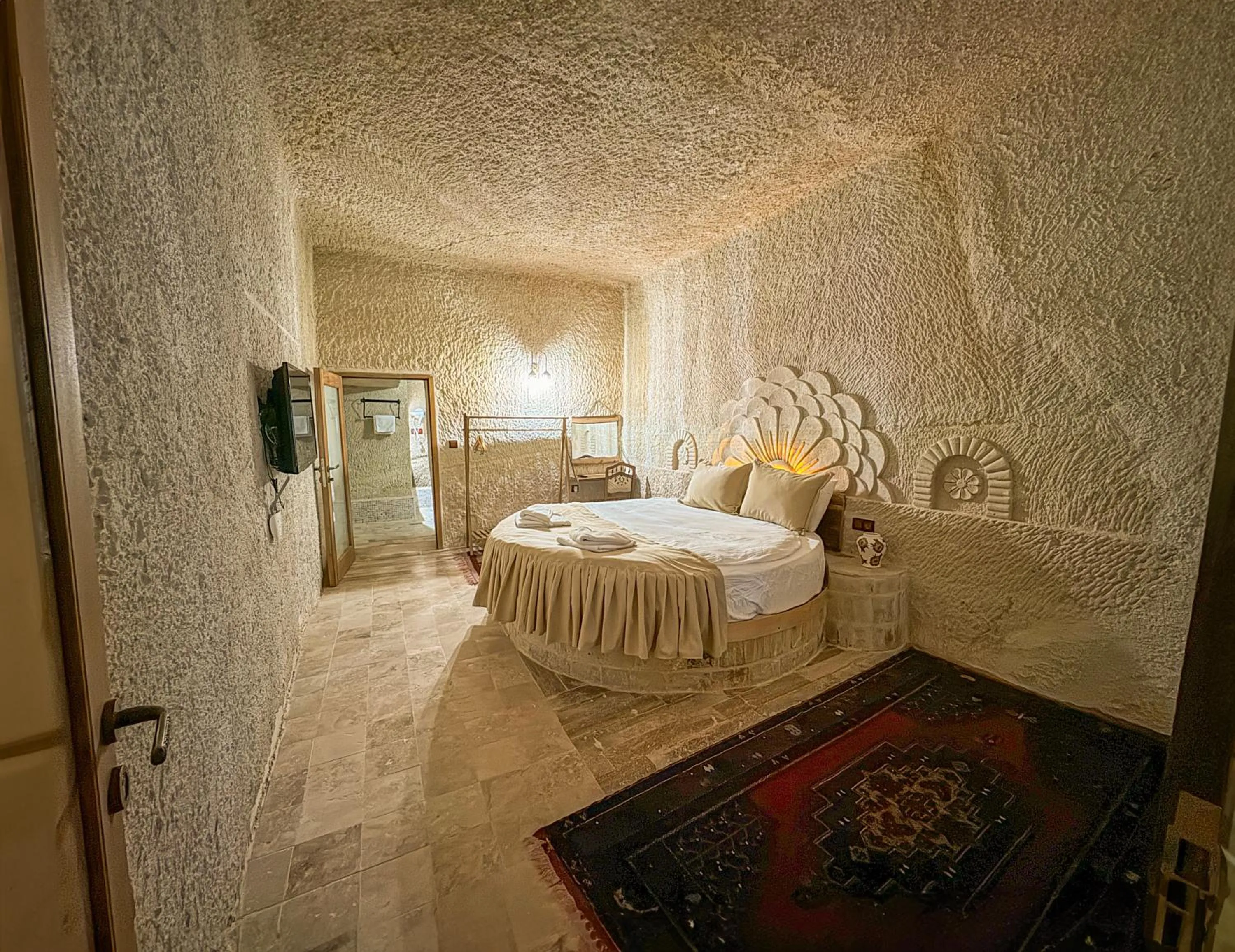 Bed in Sur Cave Hotel