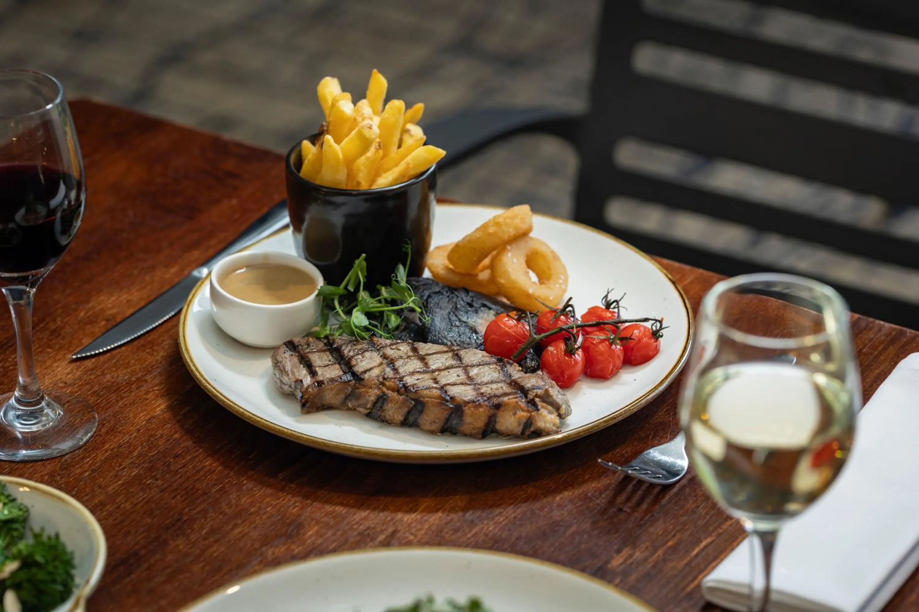 Food and drinks in Crowne Plaza Solihull by IHG