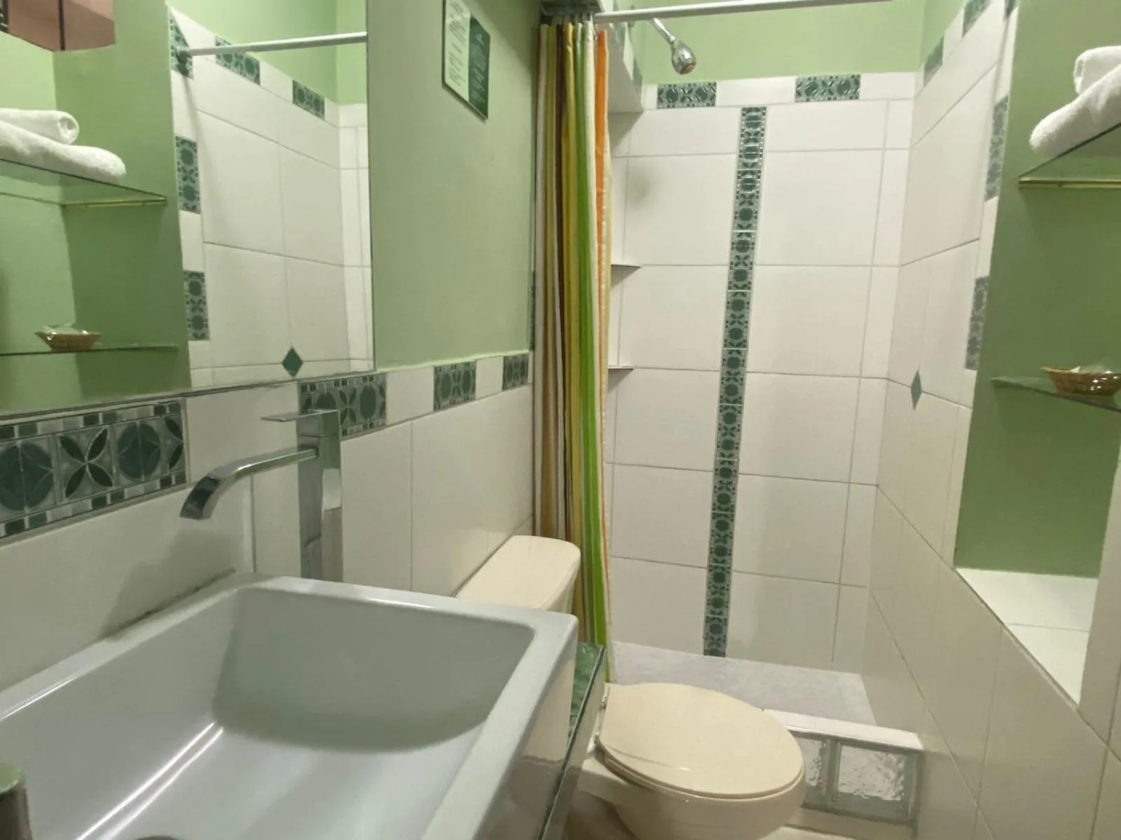 Bathroom in Hotel Tinkus Inn