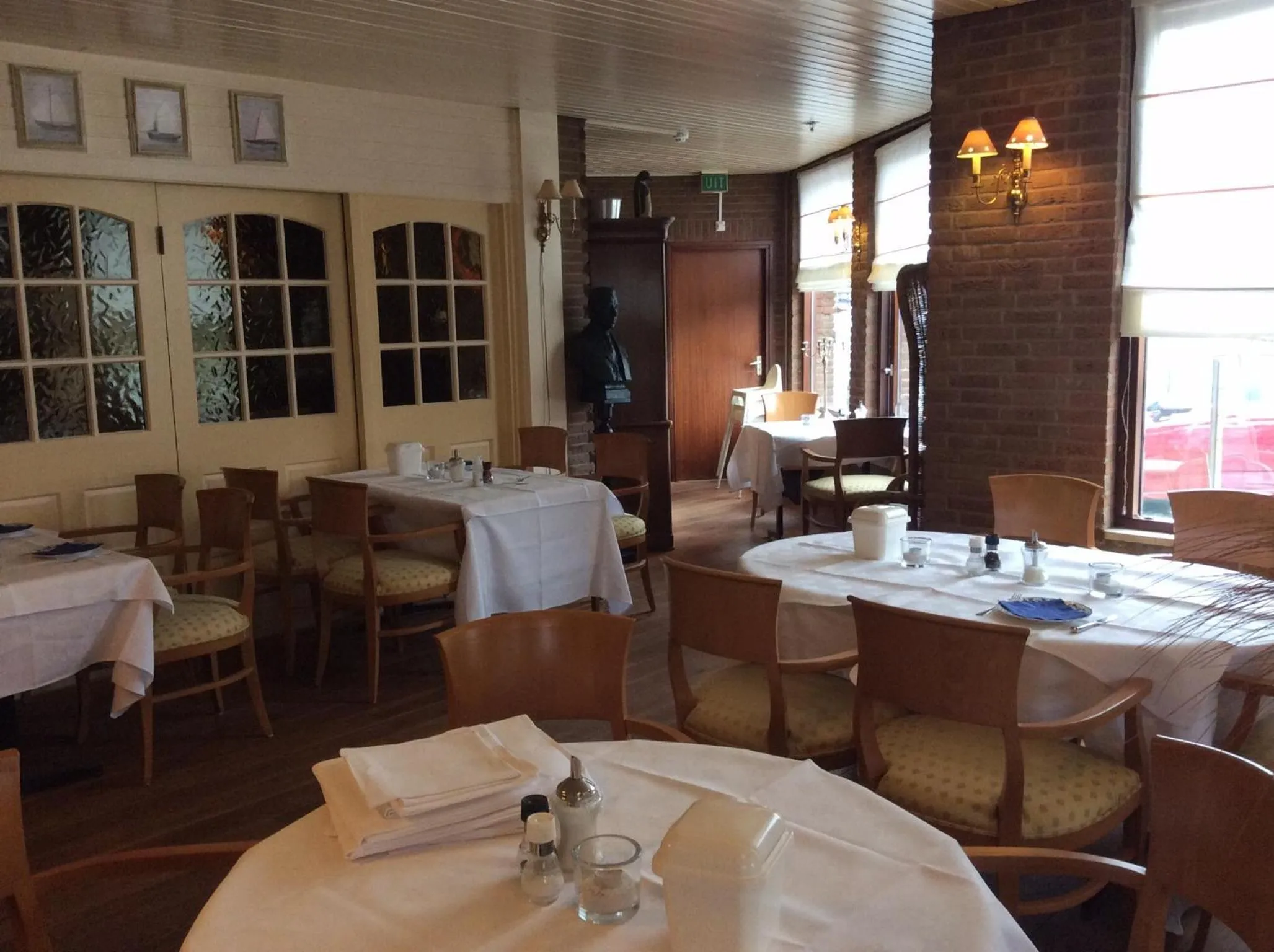 Restaurant/places to eat in Hotel de Admiraal