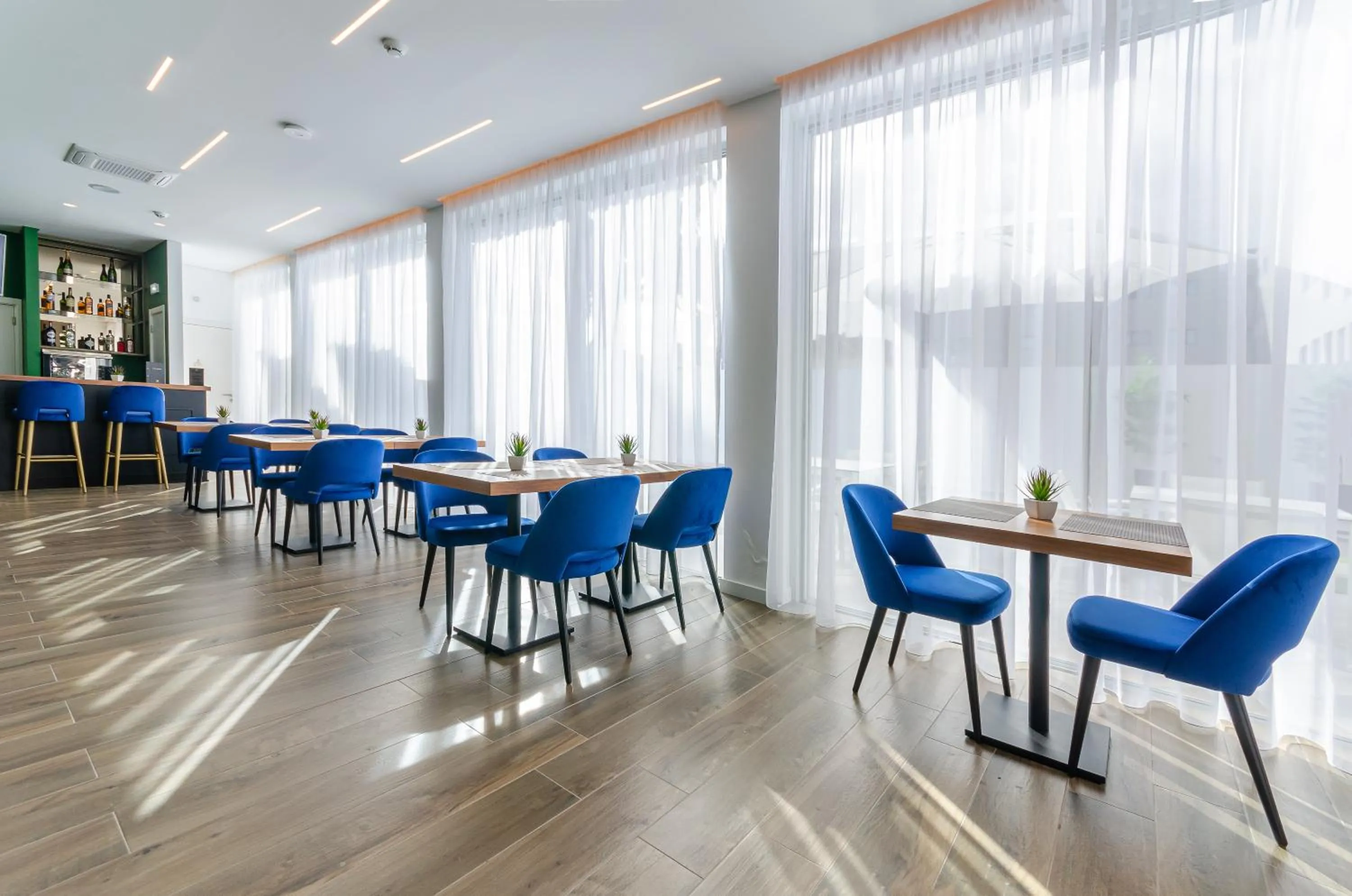 Restaurant/places to eat in 2M BOUTIQUE HOTEL