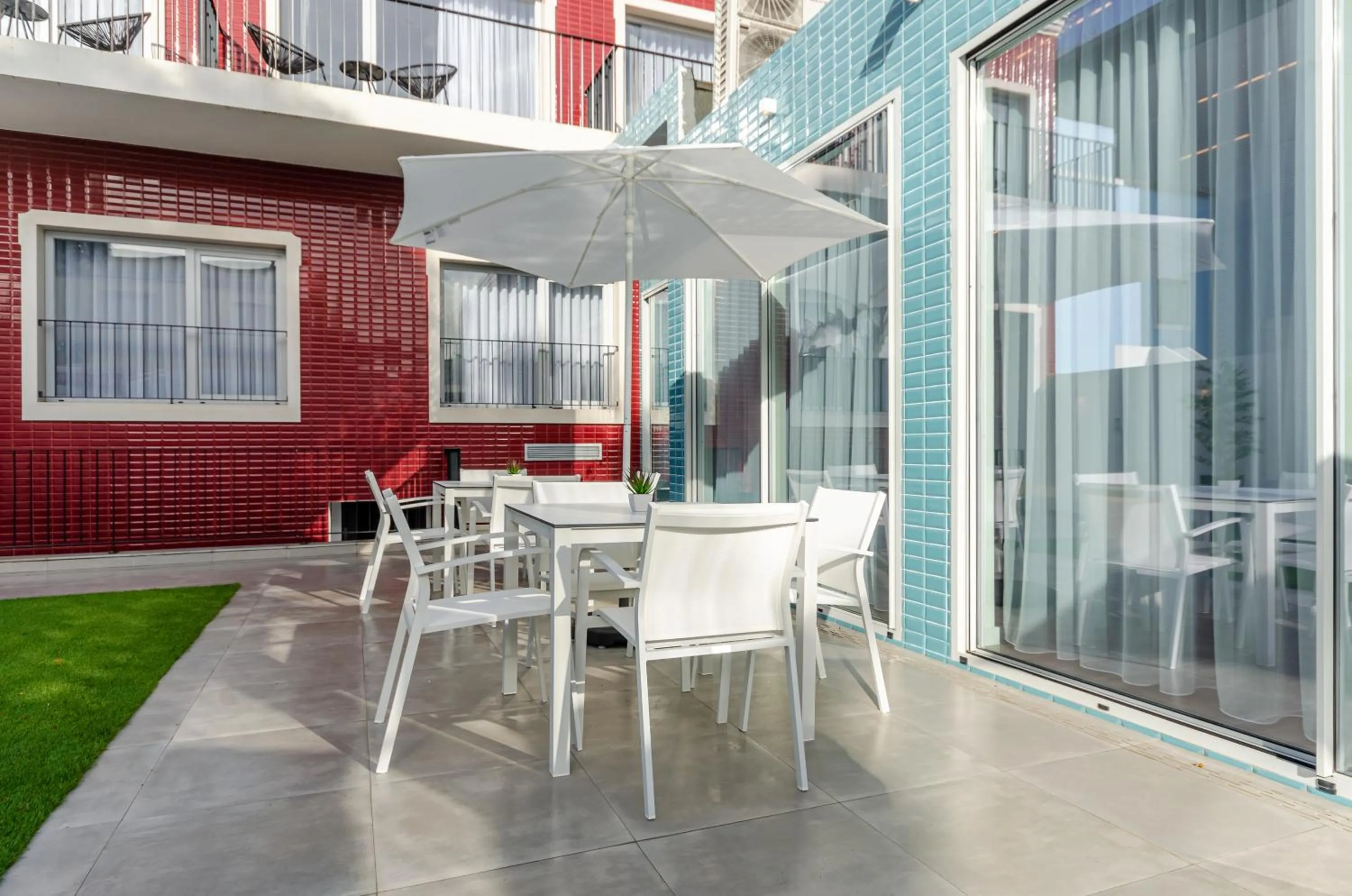 Dining area in 2M BOUTIQUE HOTEL