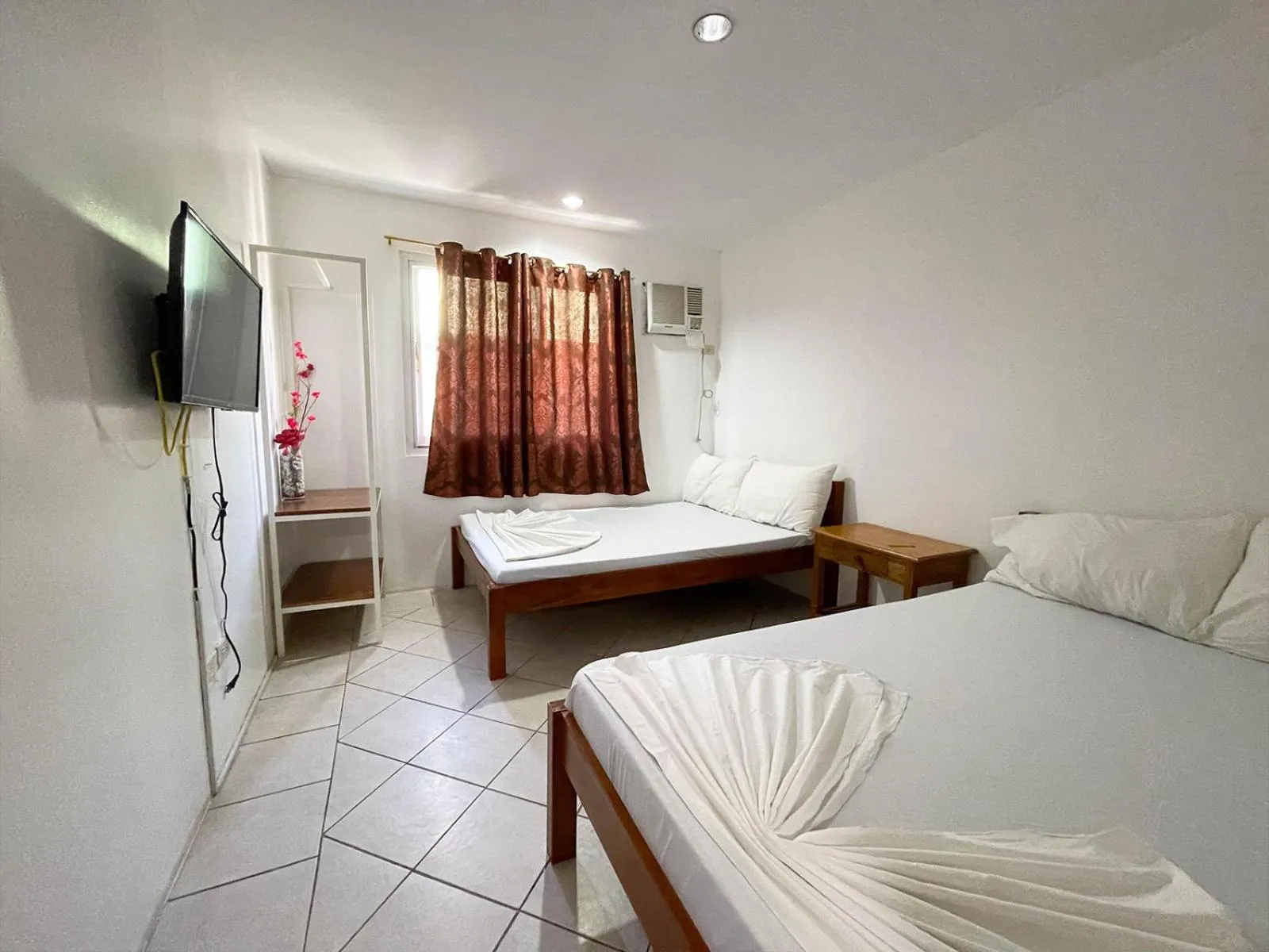 Bed in Agbing Seaside View Resort Puerto Galera powered by Cocotel