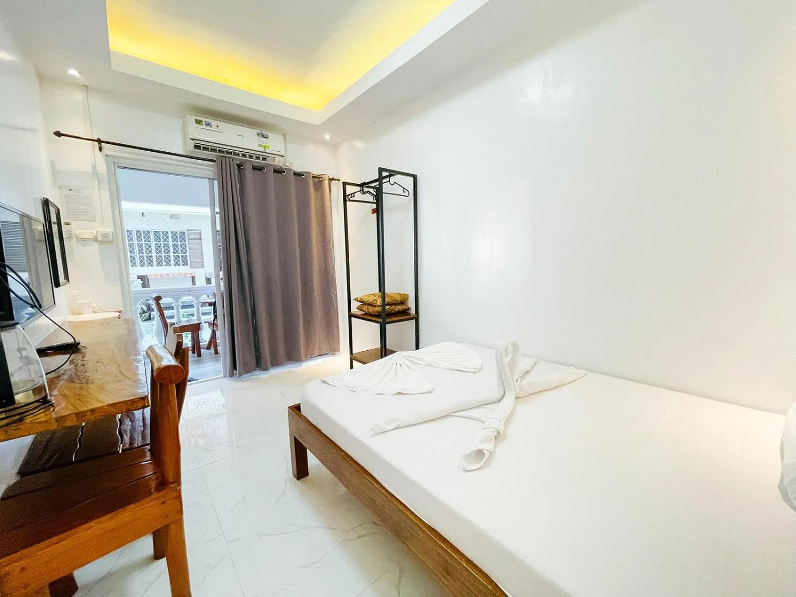 Bed in Agbing Seaside View Resort Puerto Galera powered by Cocotel