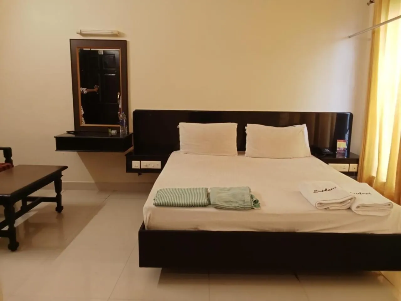 Bed in Hotel Sri Devi